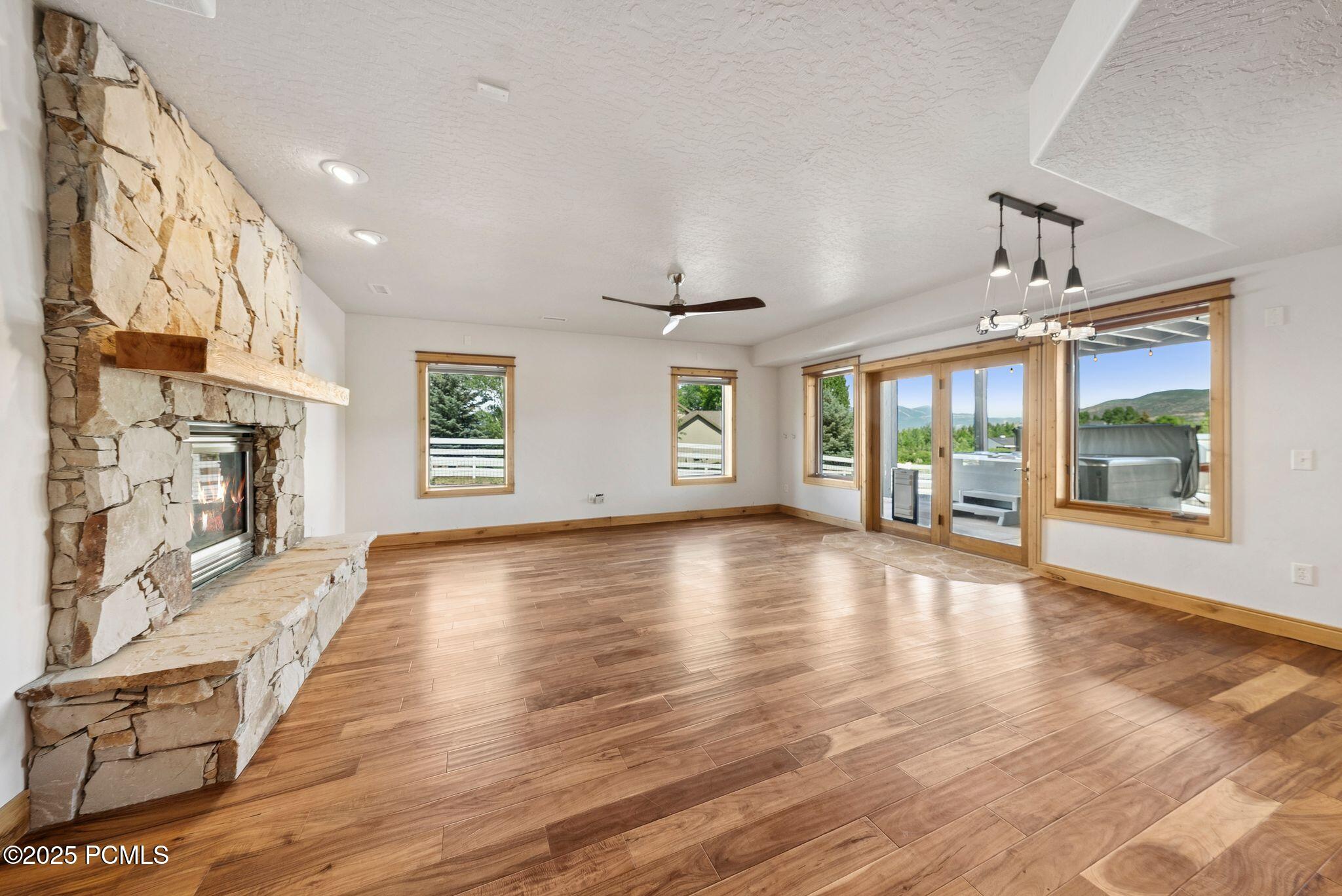 Heber City, Utah 84032, United States, 5 Bedrooms Bedrooms, ,4 BathroomsBathrooms,Residential,Active,153660