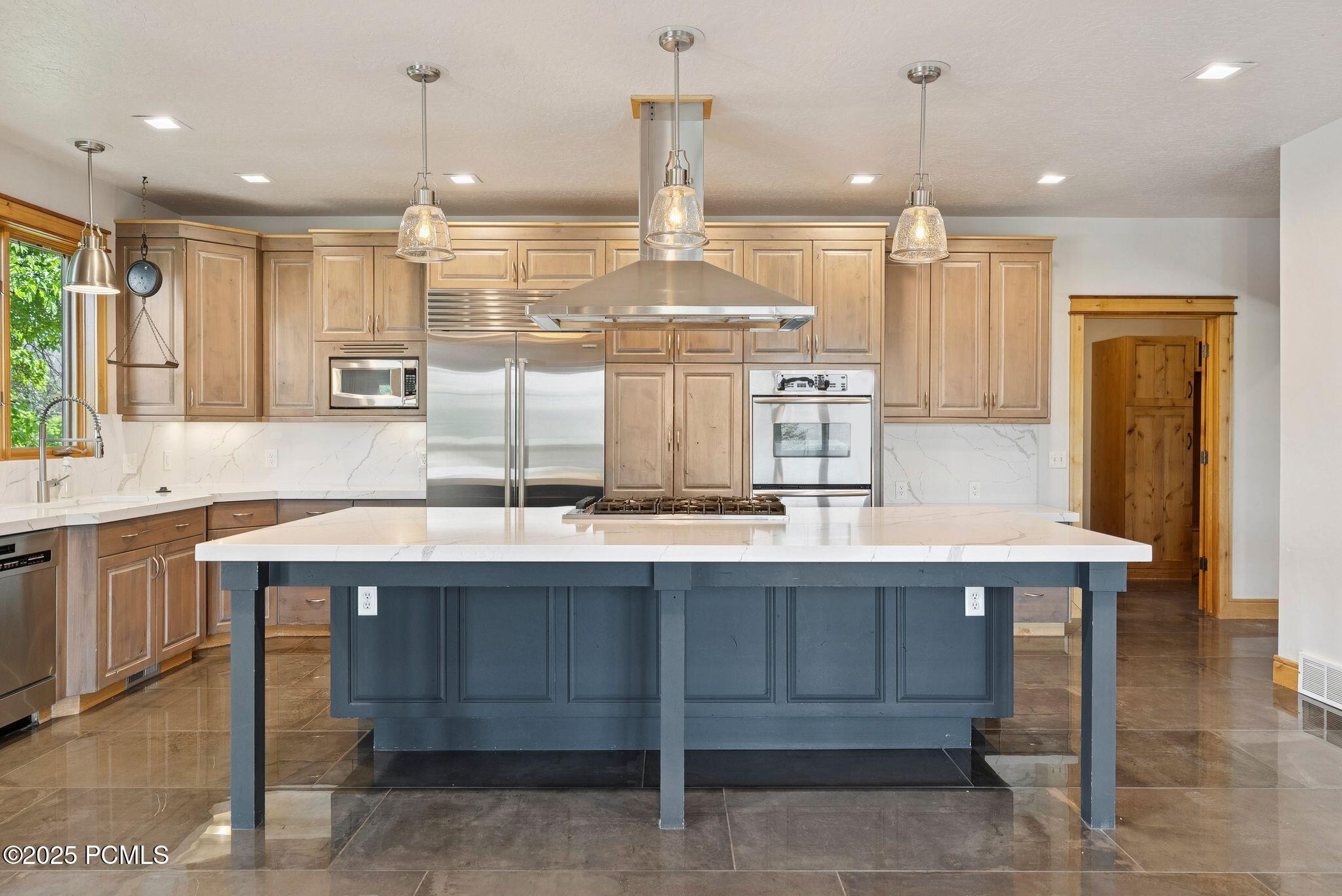 Heber City, Utah 84032, United States, 5 Bedrooms Bedrooms, ,4 BathroomsBathrooms,Residential,Active,153660