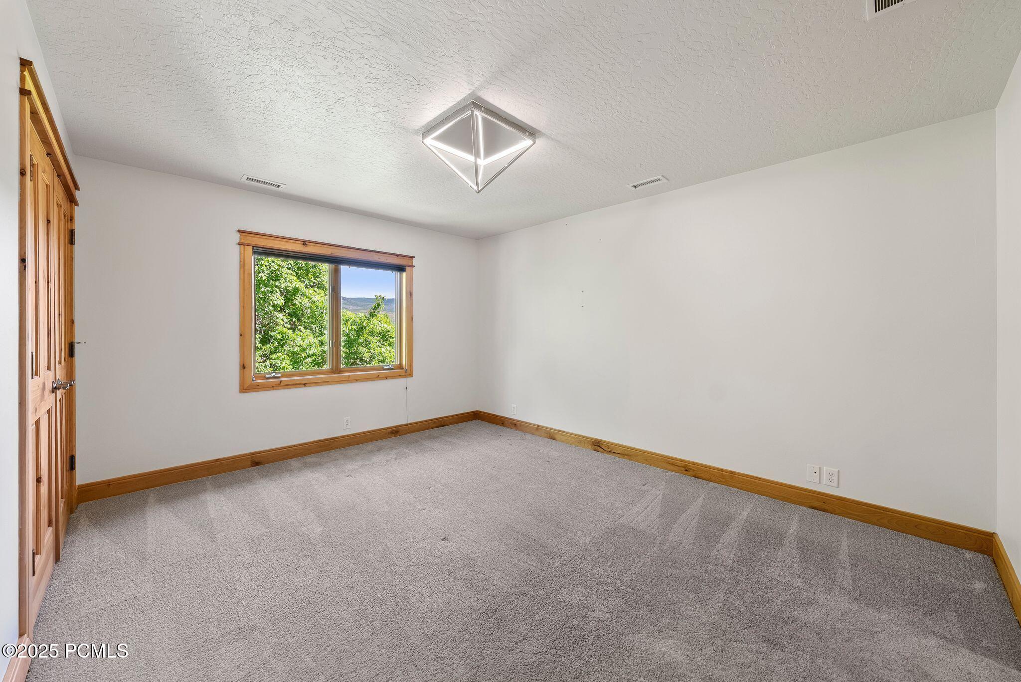 Heber City, Utah 84032, United States, 5 Bedrooms Bedrooms, ,4 BathroomsBathrooms,Residential,Active,153660