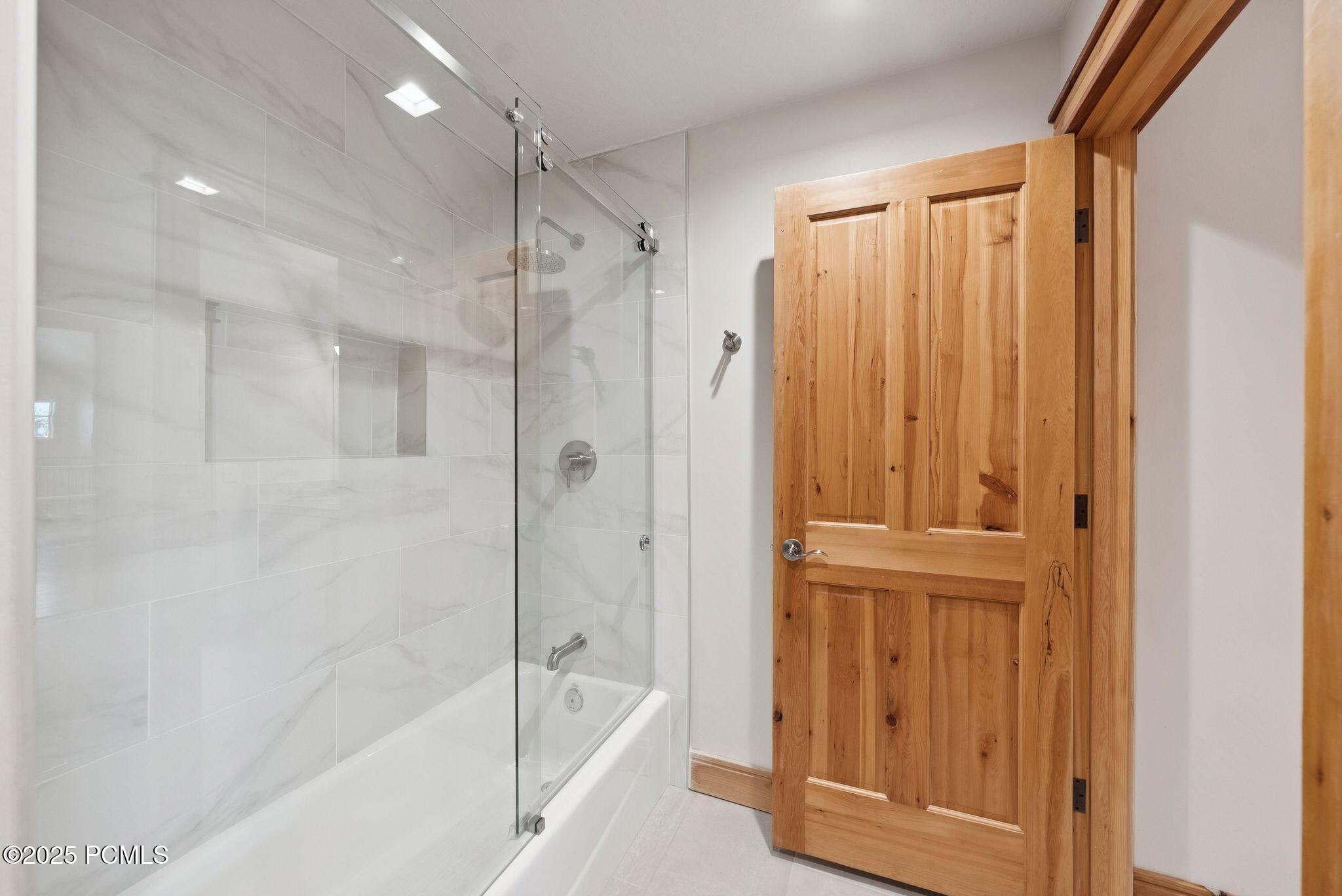 Heber City, Utah 84032, United States, 5 Bedrooms Bedrooms, ,4 BathroomsBathrooms,Residential,Active,153660