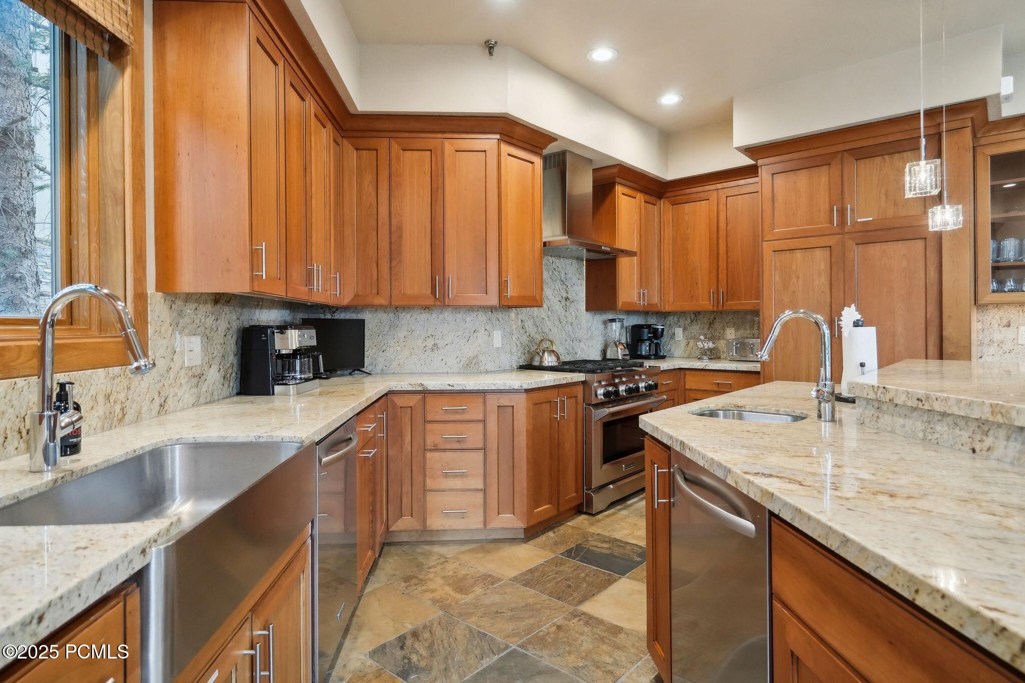 1386 Pinnacle Drive #82, Park City, Utah image 9