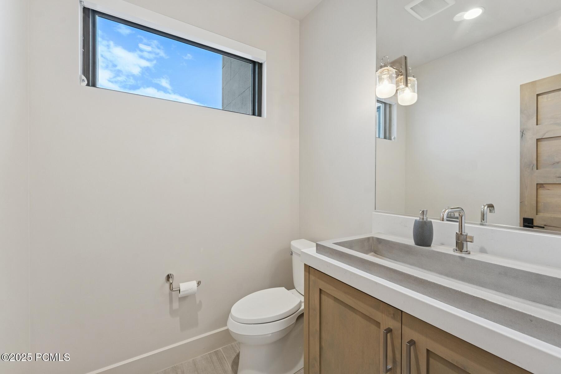 Park City, Utah 84098, United States, 2 Bedrooms Bedrooms, ,3 BathroomsBathrooms,Residential,Active,243851