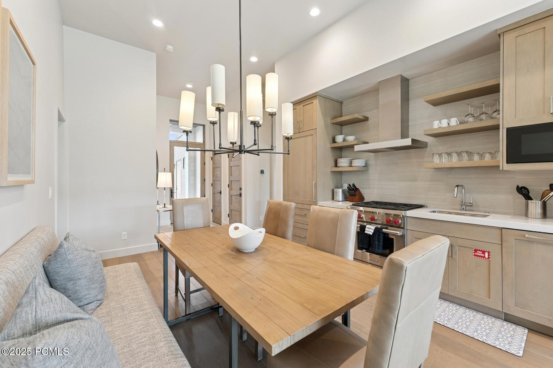 Park City, Utah 84098, United States, 2 Bedrooms Bedrooms, ,3 BathroomsBathrooms,Residential,Active,243851