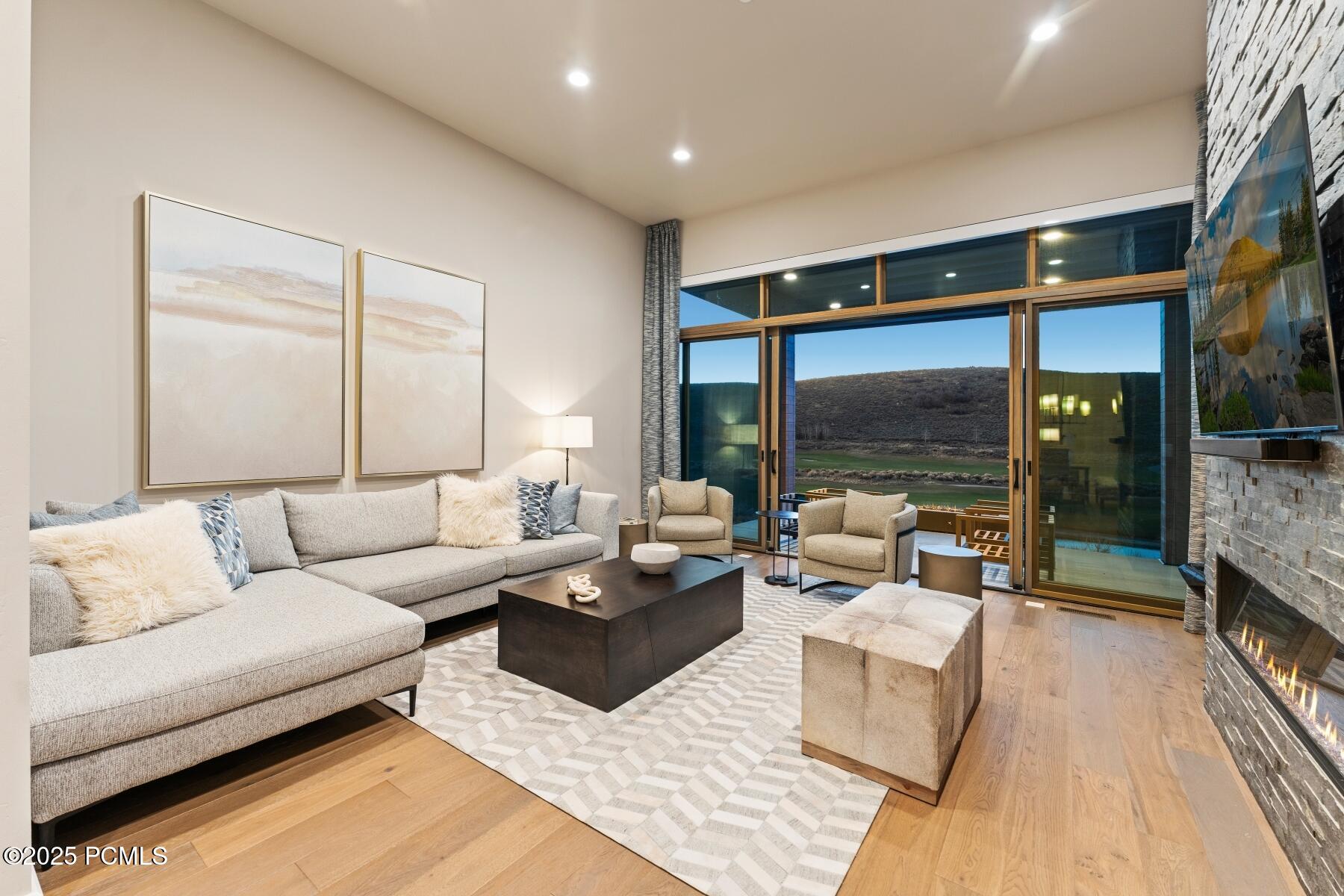 Park City, Utah 84098, United States, 2 Bedrooms Bedrooms, ,3 BathroomsBathrooms,Residential,Active,243851