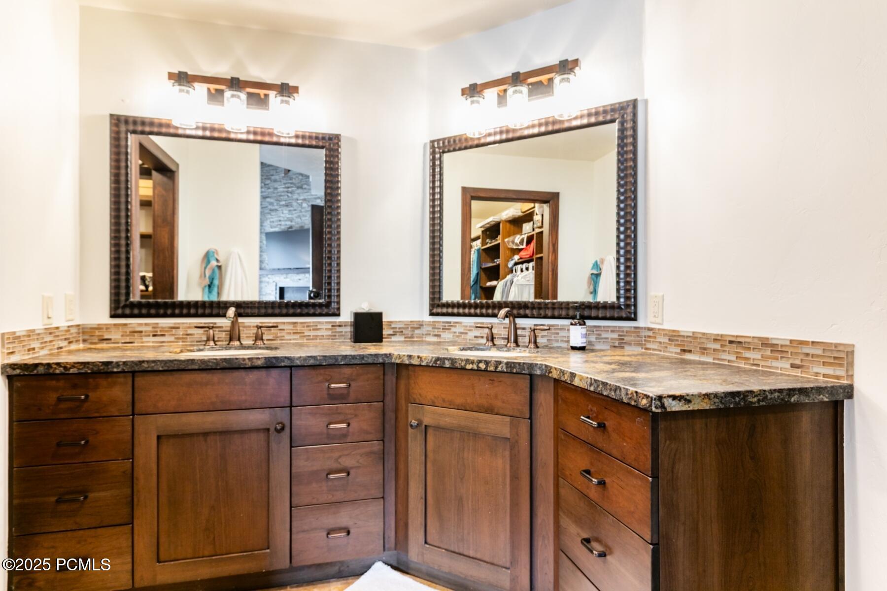 Park City, Utah 84060, United States, 4 Bedrooms Bedrooms, ,5 BathroomsBathrooms,Residential,Active,175682