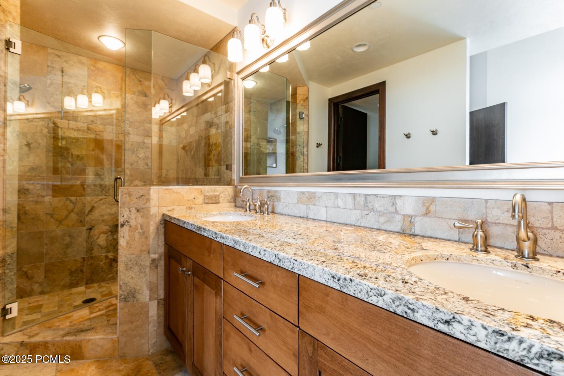 Park City, Utah 84060, United States, 4 Bedrooms Bedrooms, ,5 BathroomsBathrooms,Residential,Active,175682