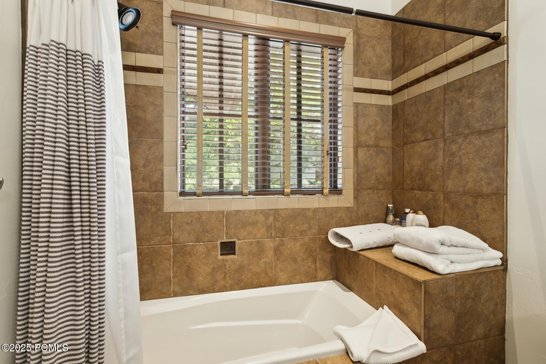 Park City, Utah 84098, United States, 5 Bedrooms Bedrooms, ,7 BathroomsBathrooms,Residential,Active,146139