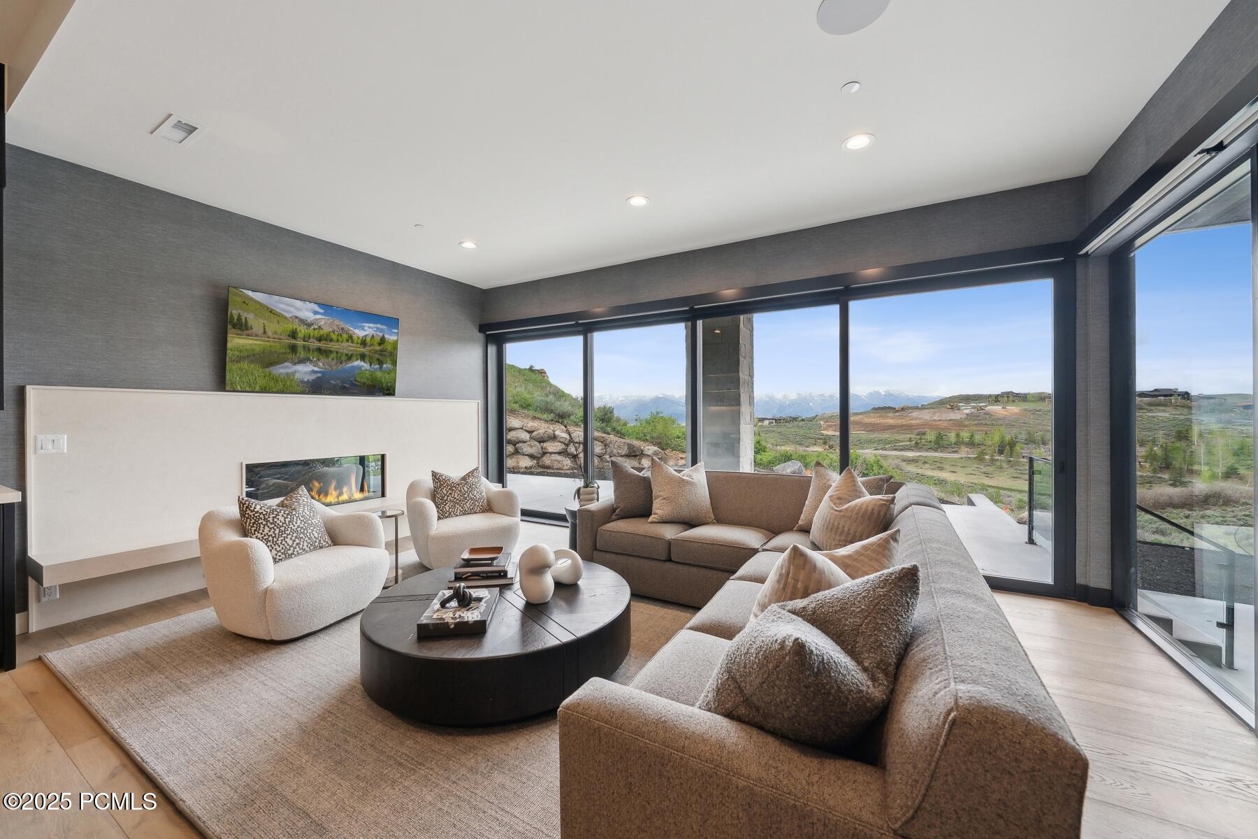 Park City, Utah 84098, United States, 6 Bedrooms Bedrooms, ,8 BathroomsBathrooms,Residential,Active,25710