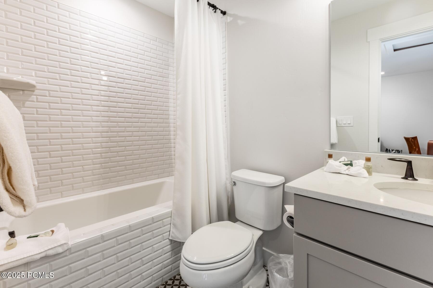 Hideout, Utah 84036, United States, 4 Bedrooms Bedrooms, ,4 BathroomsBathrooms,Residential,Active,19379