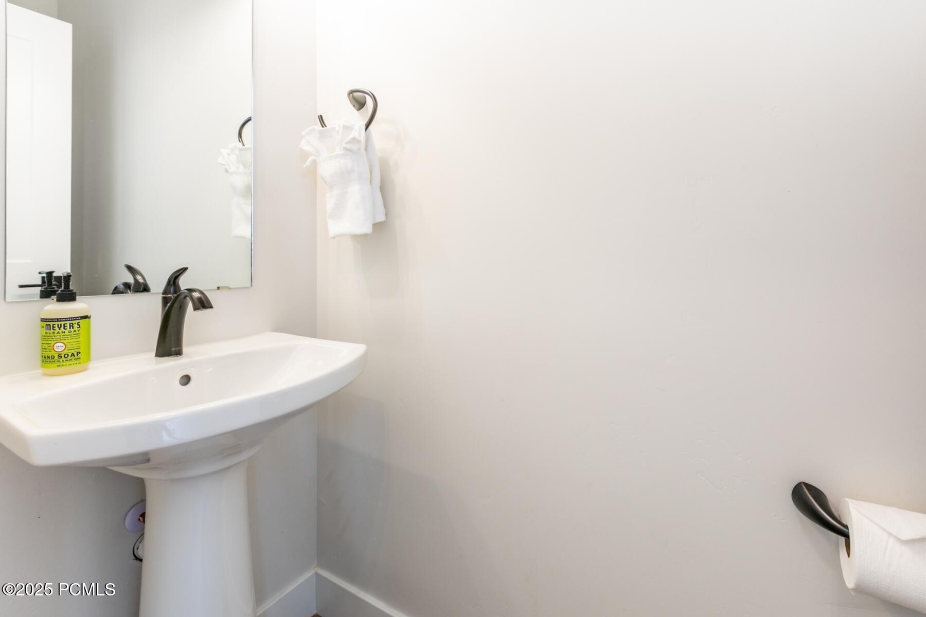 Hideout, Utah 84036, United States, 4 Bedrooms Bedrooms, ,4 BathroomsBathrooms,Residential,Active,19379