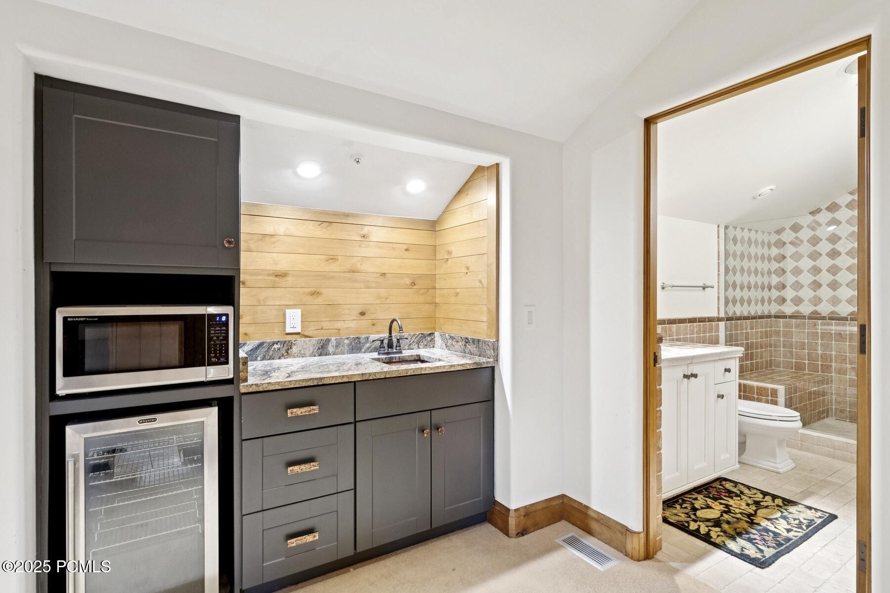 Park City, Utah 84060, United States, 8 Bedrooms Bedrooms, ,12 BathroomsBathrooms,Residential,Active,164193