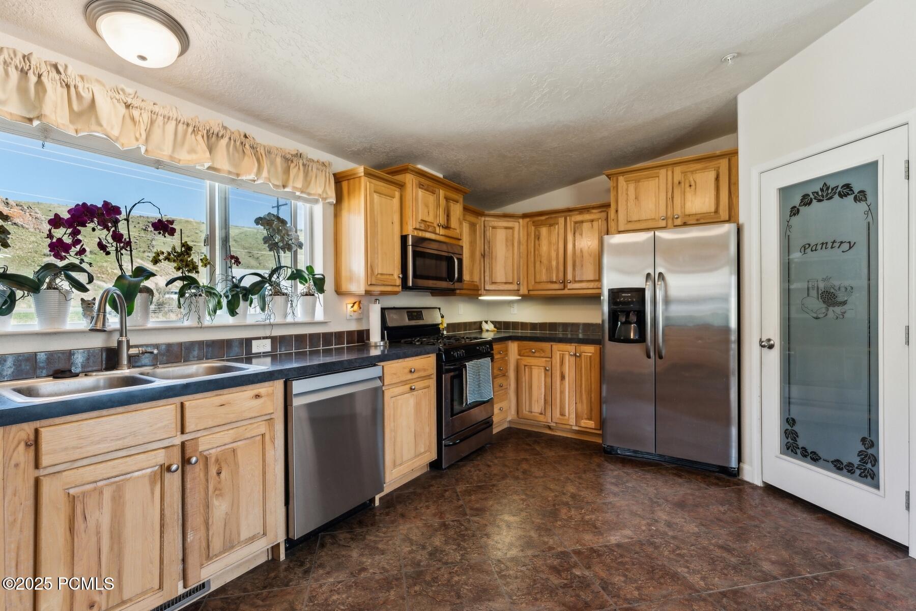 Wanship, Utah 84017, United States, 3 Bedrooms Bedrooms, ,2 BathroomsBathrooms,Residential,Active,115636