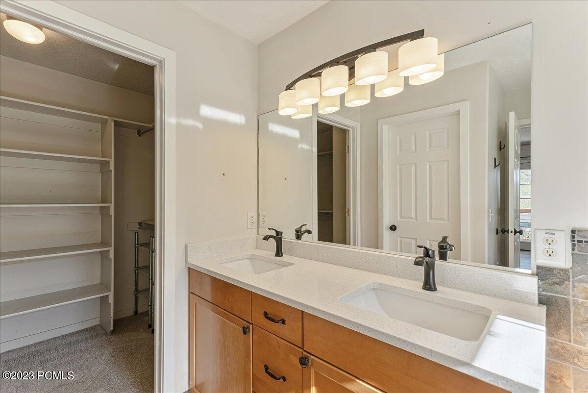 1794 Longbranch Drive, Draper, Utah image 23