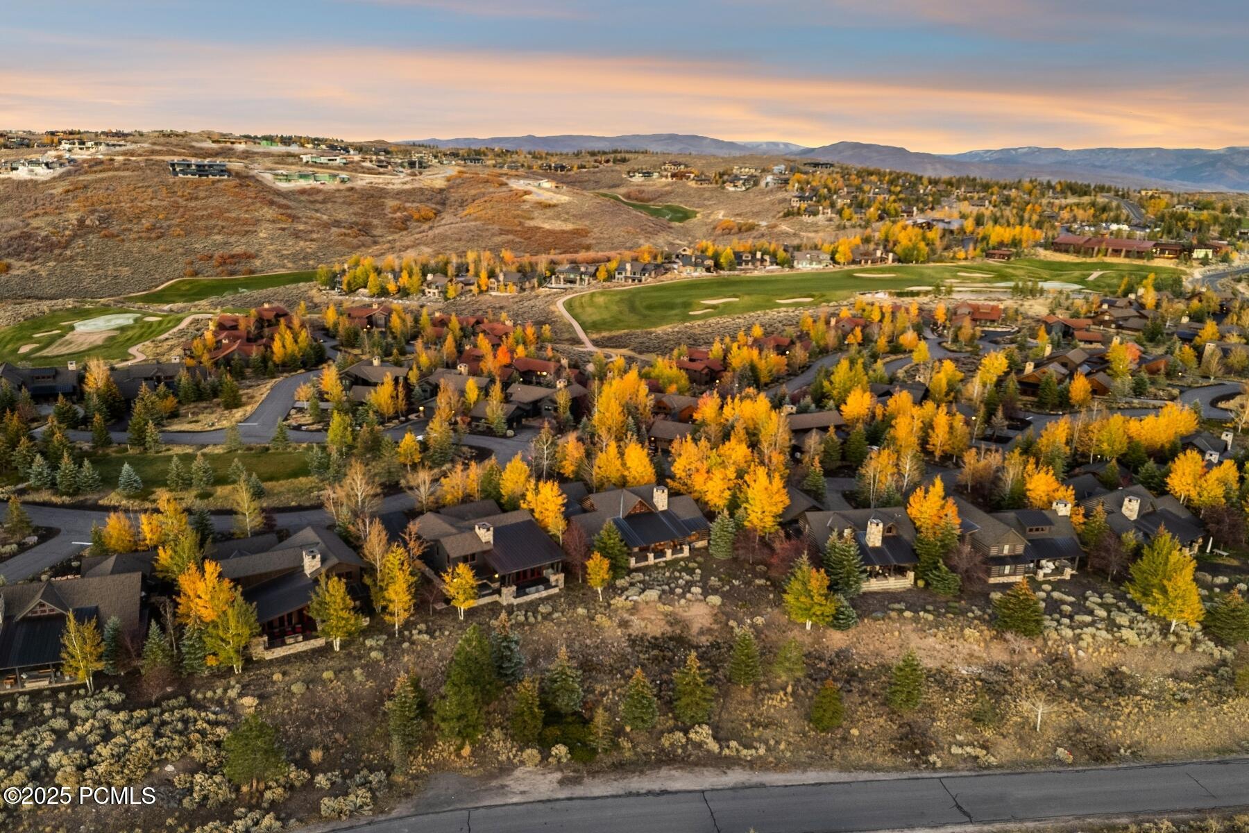 Park City, Utah 84098, United States, 3 Bedrooms Bedrooms, ,4 BathroomsBathrooms,Residential,Pending,230941