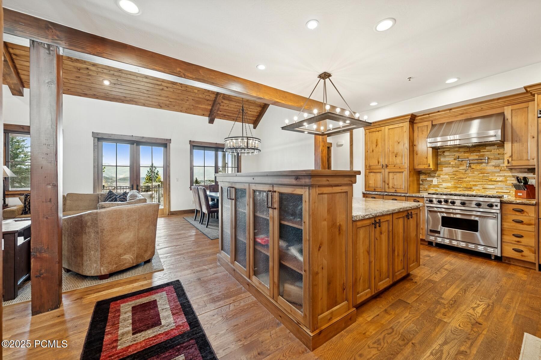 Park City, Utah 84098, United States, 3 Bedrooms Bedrooms, ,4 BathroomsBathrooms,Residential,Pending,230941