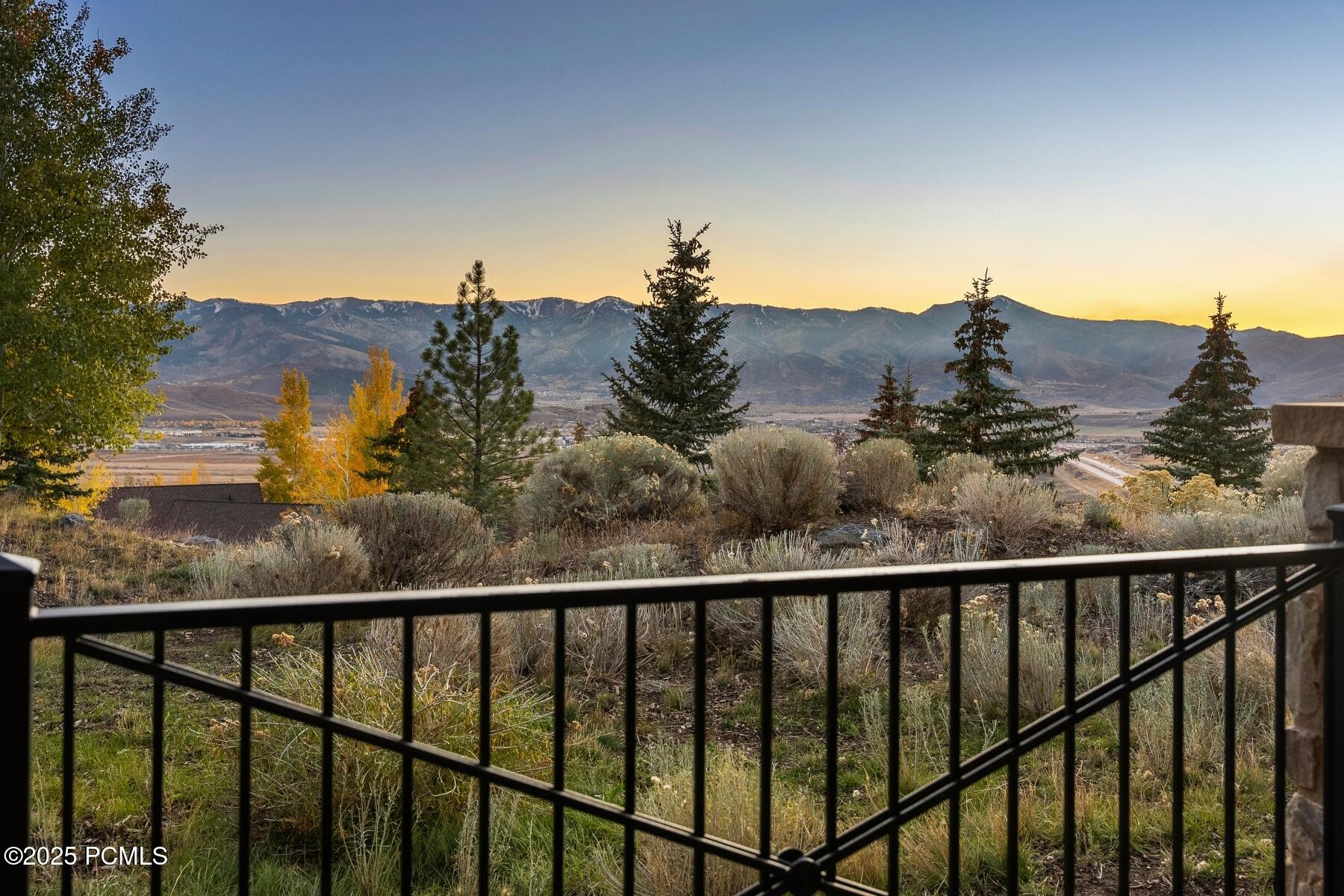 Park City, Utah 84098, United States, 3 Bedrooms Bedrooms, ,4 BathroomsBathrooms,Residential,Pending,230941