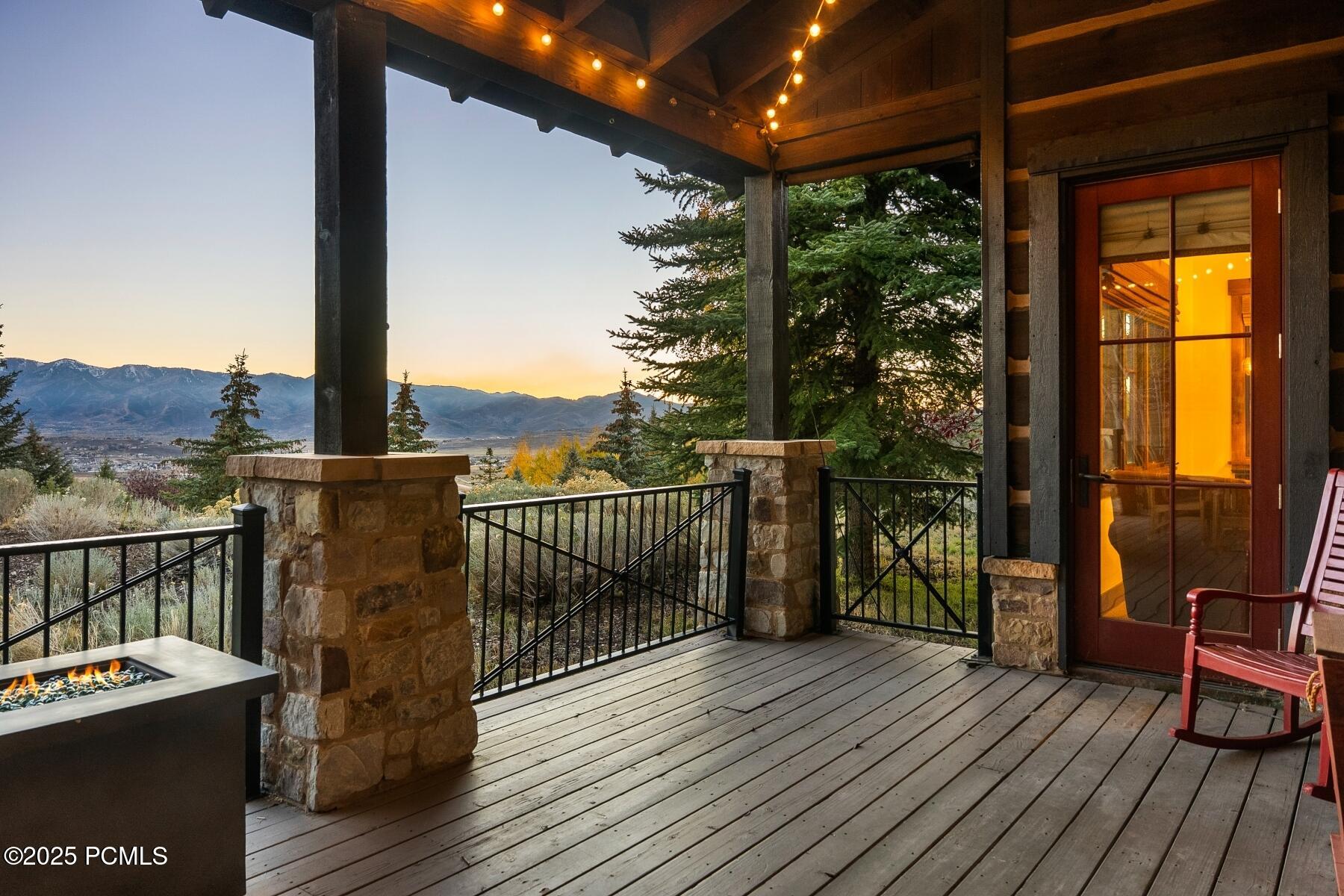 Park City, Utah 84098, United States, 3 Bedrooms Bedrooms, ,4 BathroomsBathrooms,Residential,Pending,230941