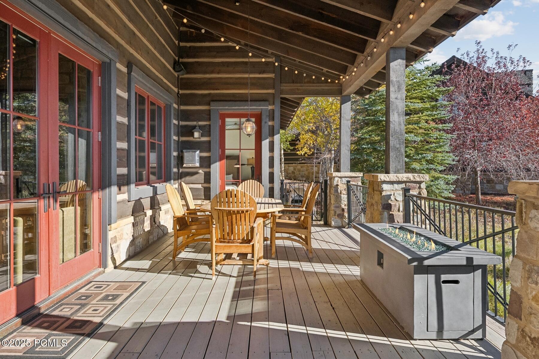 Park City, Utah 84098, United States, 3 Bedrooms Bedrooms, ,4 BathroomsBathrooms,Residential,Pending,230941