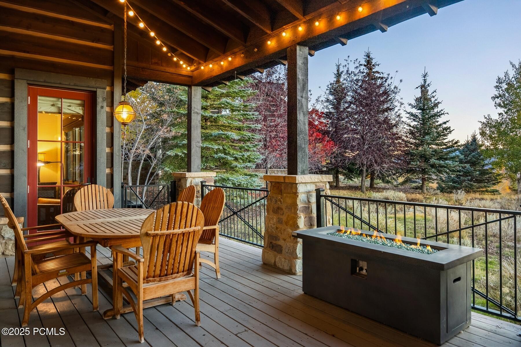 Park City, Utah 84098, United States, 3 Bedrooms Bedrooms, ,4 BathroomsBathrooms,Residential,Pending,230941