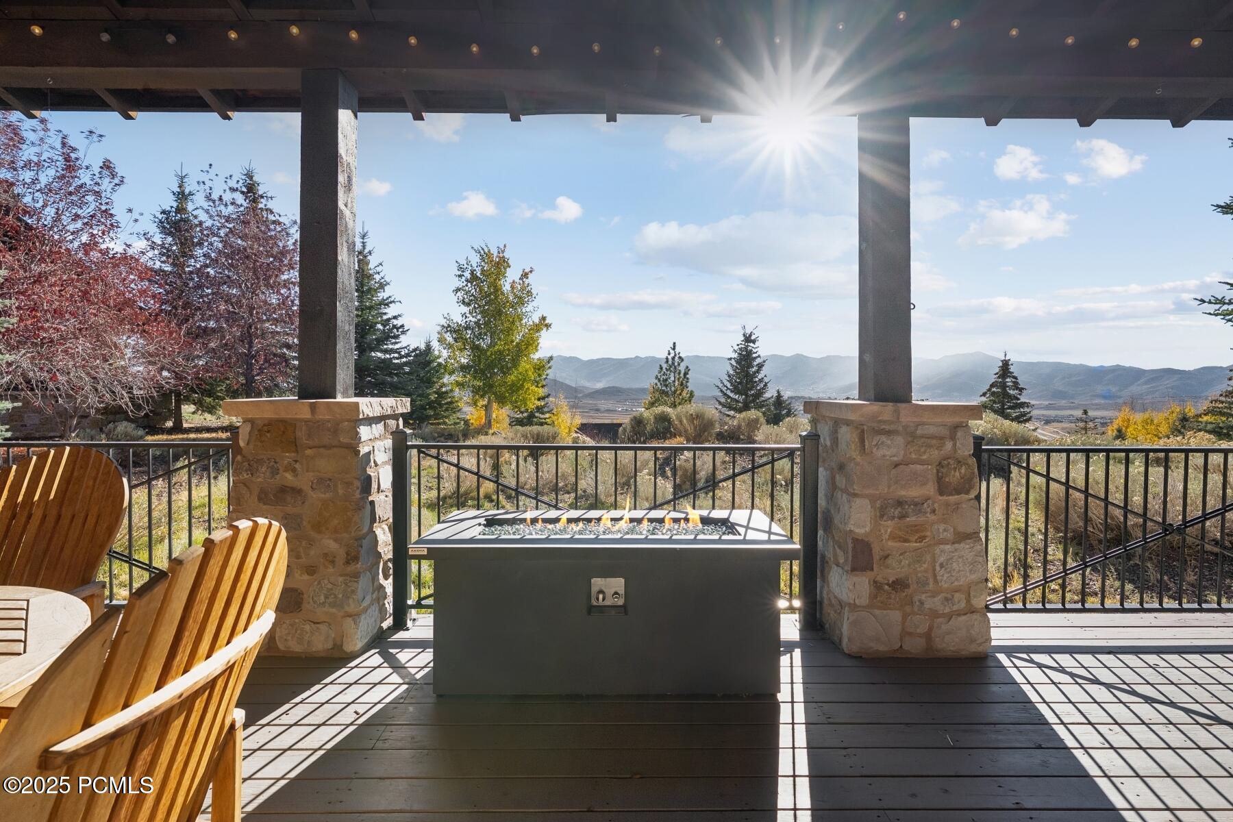 Park City, Utah 84098, United States, 3 Bedrooms Bedrooms, ,4 BathroomsBathrooms,Residential,Pending,230941