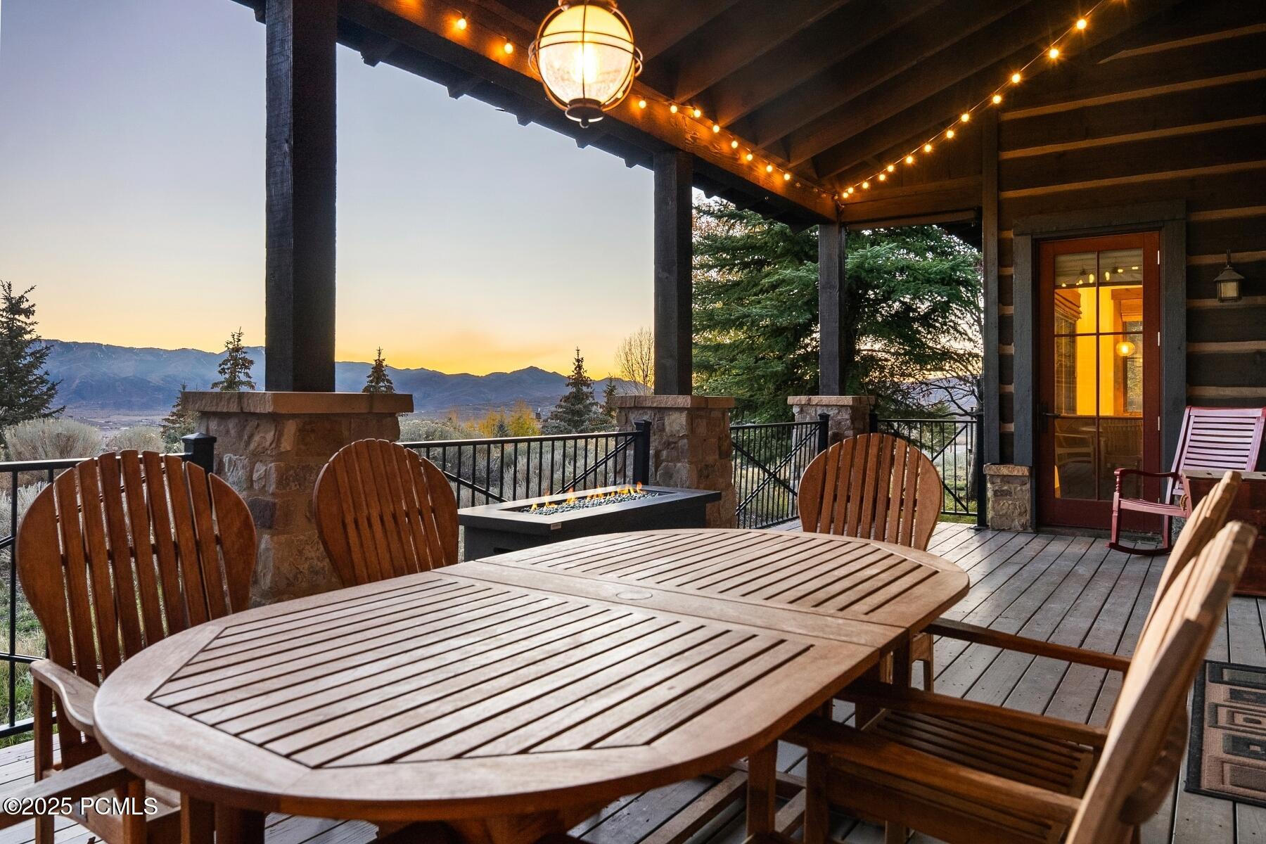 Park City, Utah 84098, United States, 3 Bedrooms Bedrooms, ,4 BathroomsBathrooms,Residential,Pending,230941