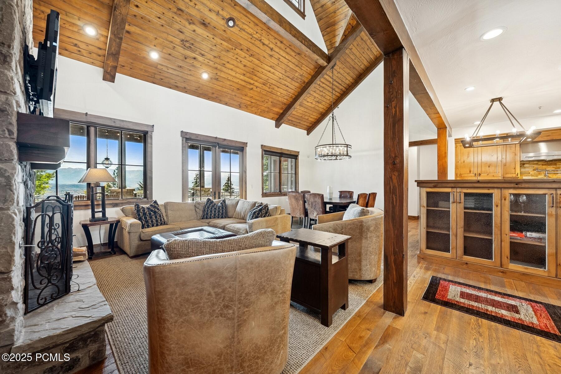 Park City, Utah 84098, United States, 3 Bedrooms Bedrooms, ,4 BathroomsBathrooms,Residential,Pending,230941