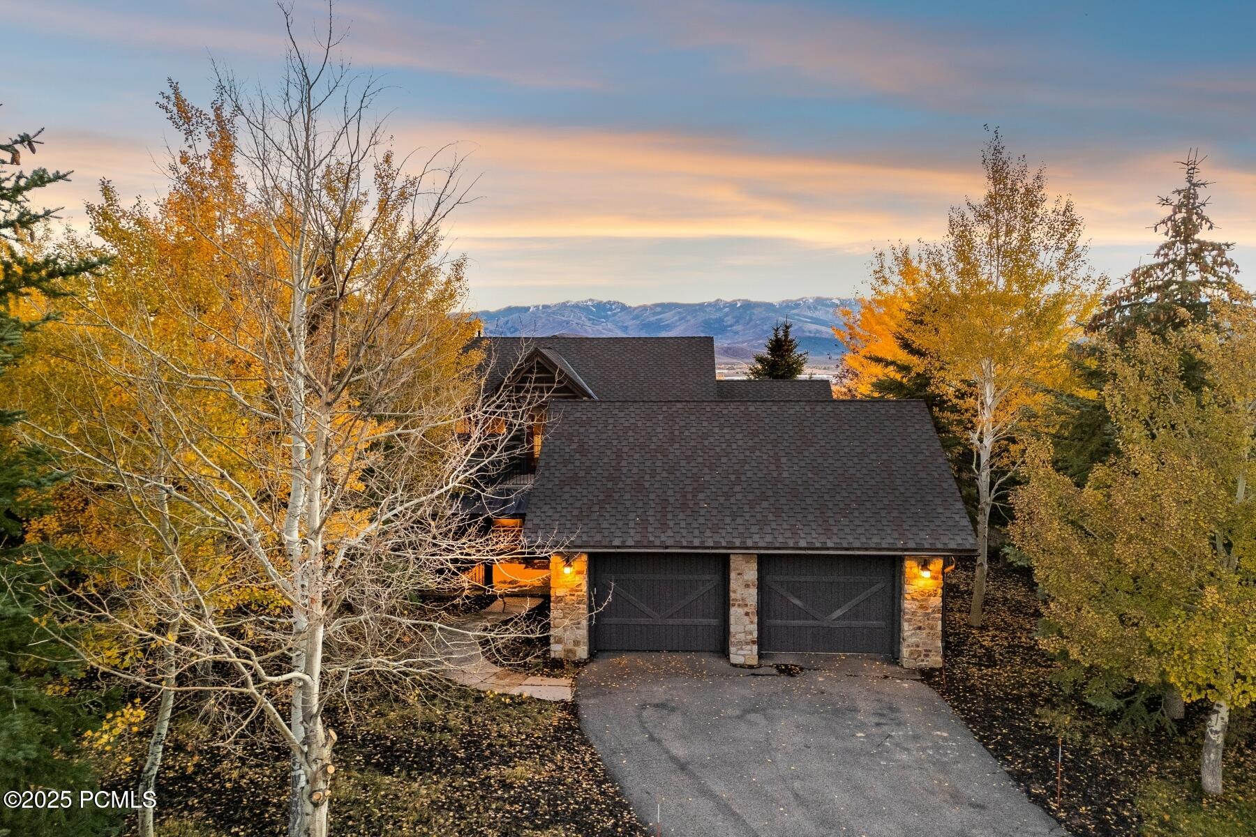 Park City, Utah 84098, United States, 3 Bedrooms Bedrooms, ,4 BathroomsBathrooms,Residential,Pending,230941
