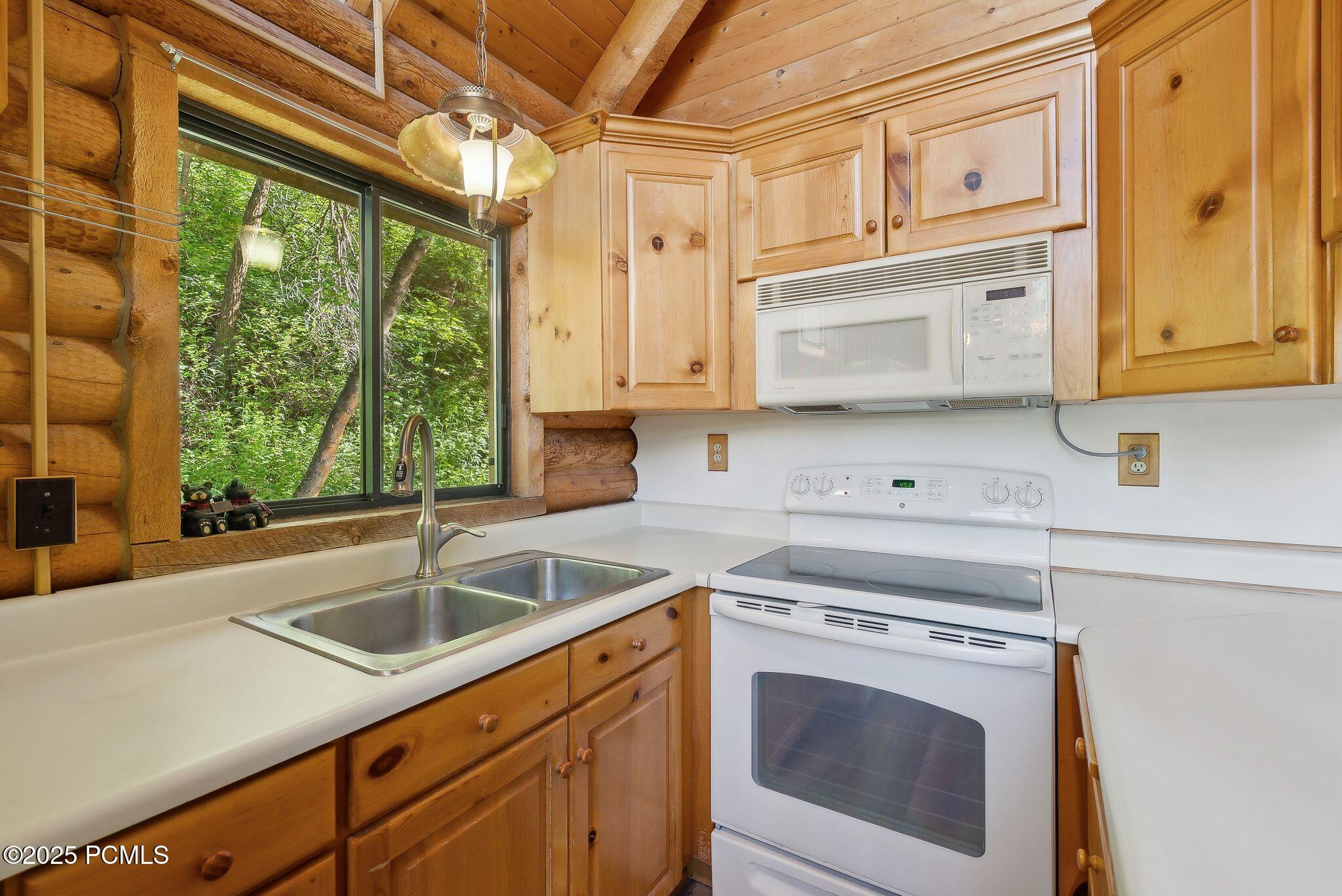 1647 W Valley Road, Midway, Utah image 15