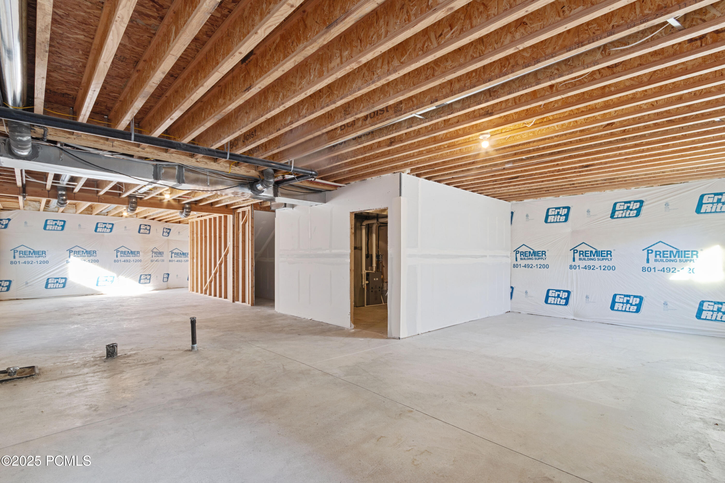 8543 S Round Stone Cove, Sandy, Utah image 35