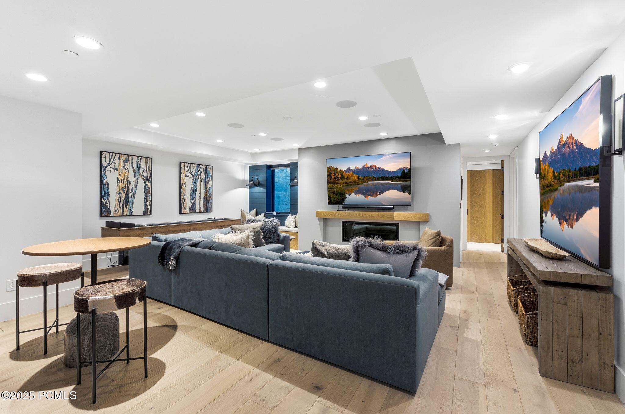 Park City, Utah 84060, United States, 5 Bedrooms Bedrooms, ,6 BathroomsBathrooms,Residential,Active,213763