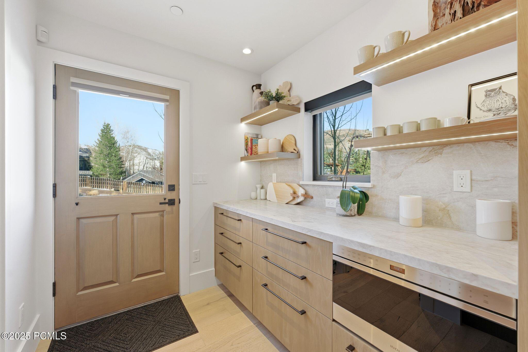 Park City, Utah 84060, United States, 5 Bedrooms Bedrooms, ,6 BathroomsBathrooms,Residential,Active,213763