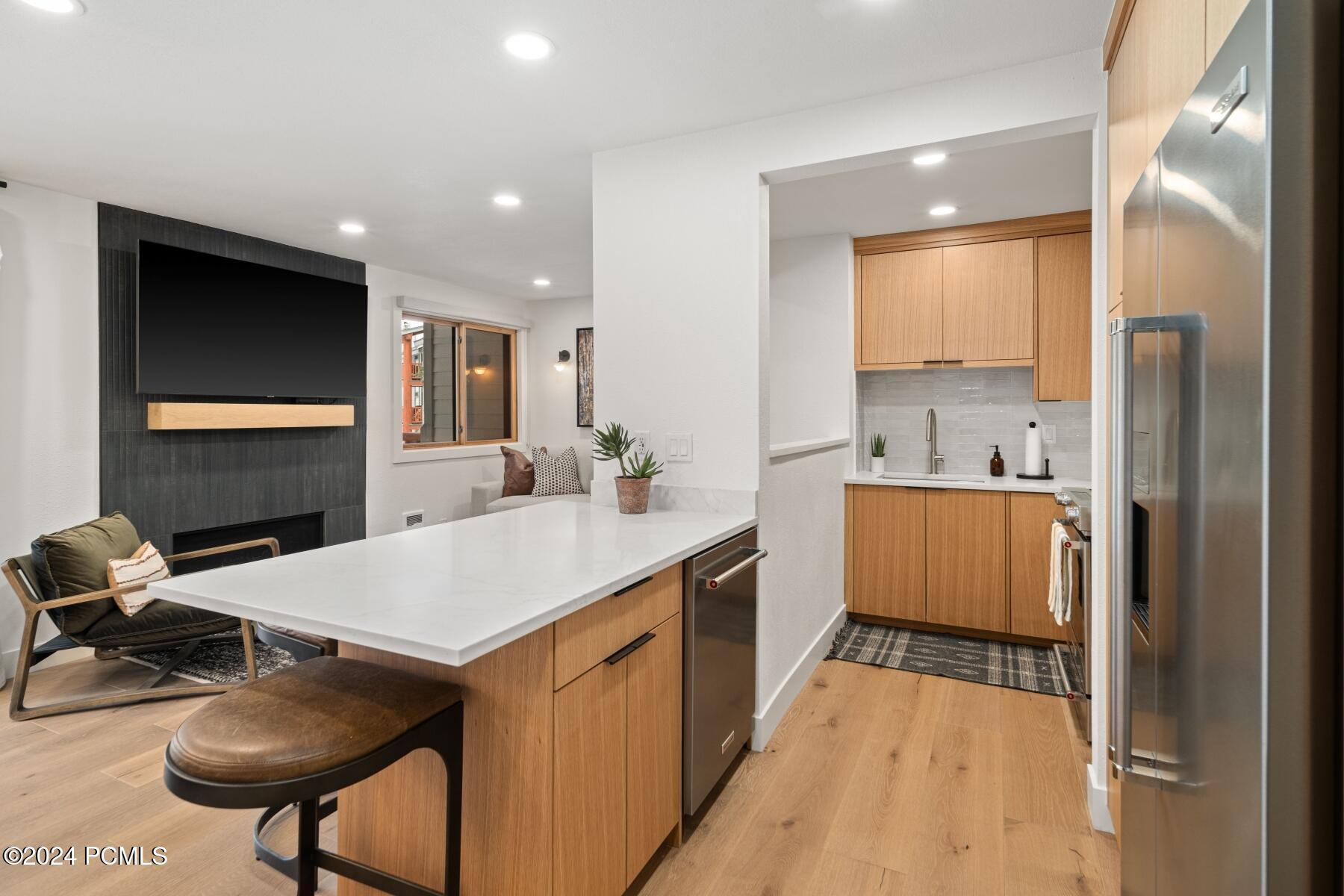 Park City, Utah 84060, United States, 2 Bedrooms Bedrooms, ,2 BathroomsBathrooms,Residential,Active,25775