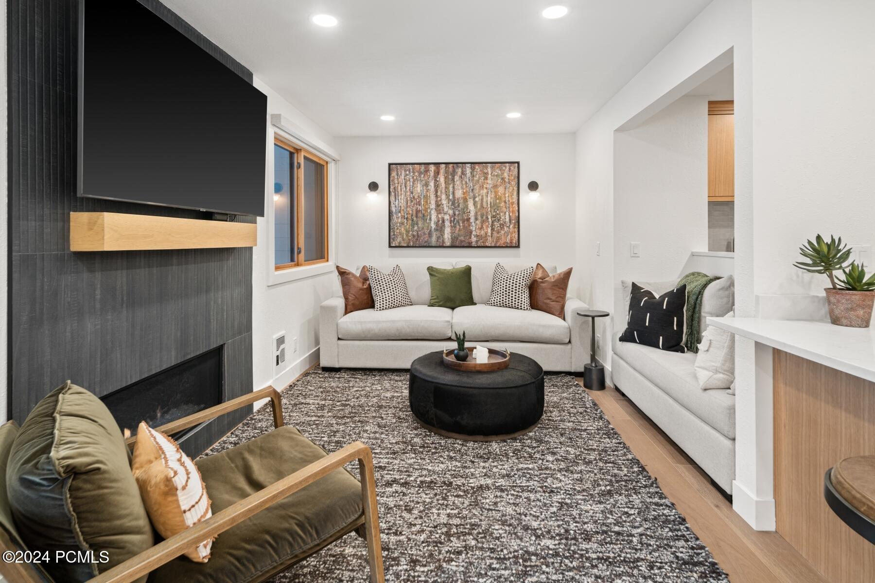 Park City, Utah 84060, United States, 2 Bedrooms Bedrooms, ,2 BathroomsBathrooms,Residential,Active,25775