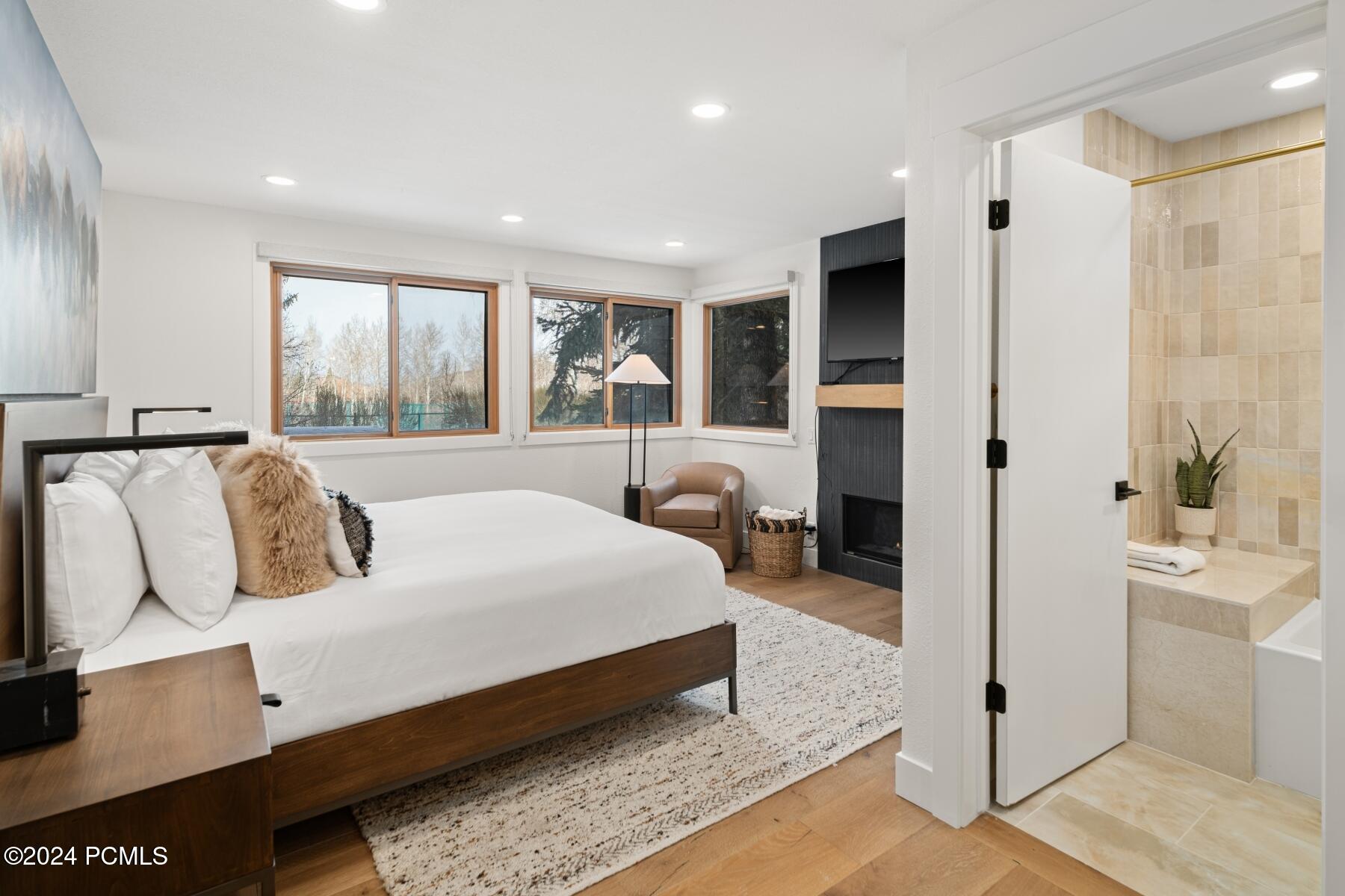 Park City, Utah 84060, United States, 2 Bedrooms Bedrooms, ,2 BathroomsBathrooms,Residential,Active,25775