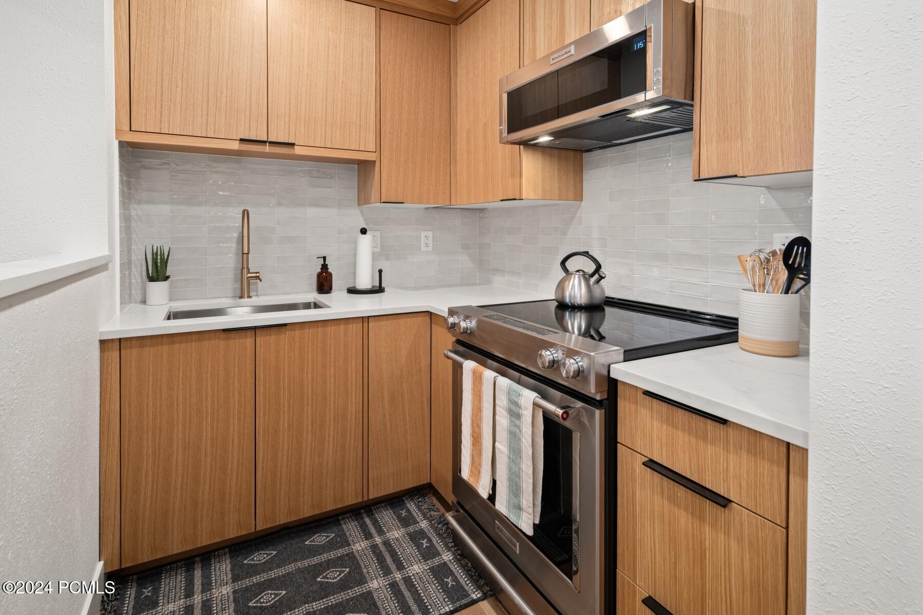 Park City, Utah 84060, United States, 2 Bedrooms Bedrooms, ,2 BathroomsBathrooms,Residential,Active,25775