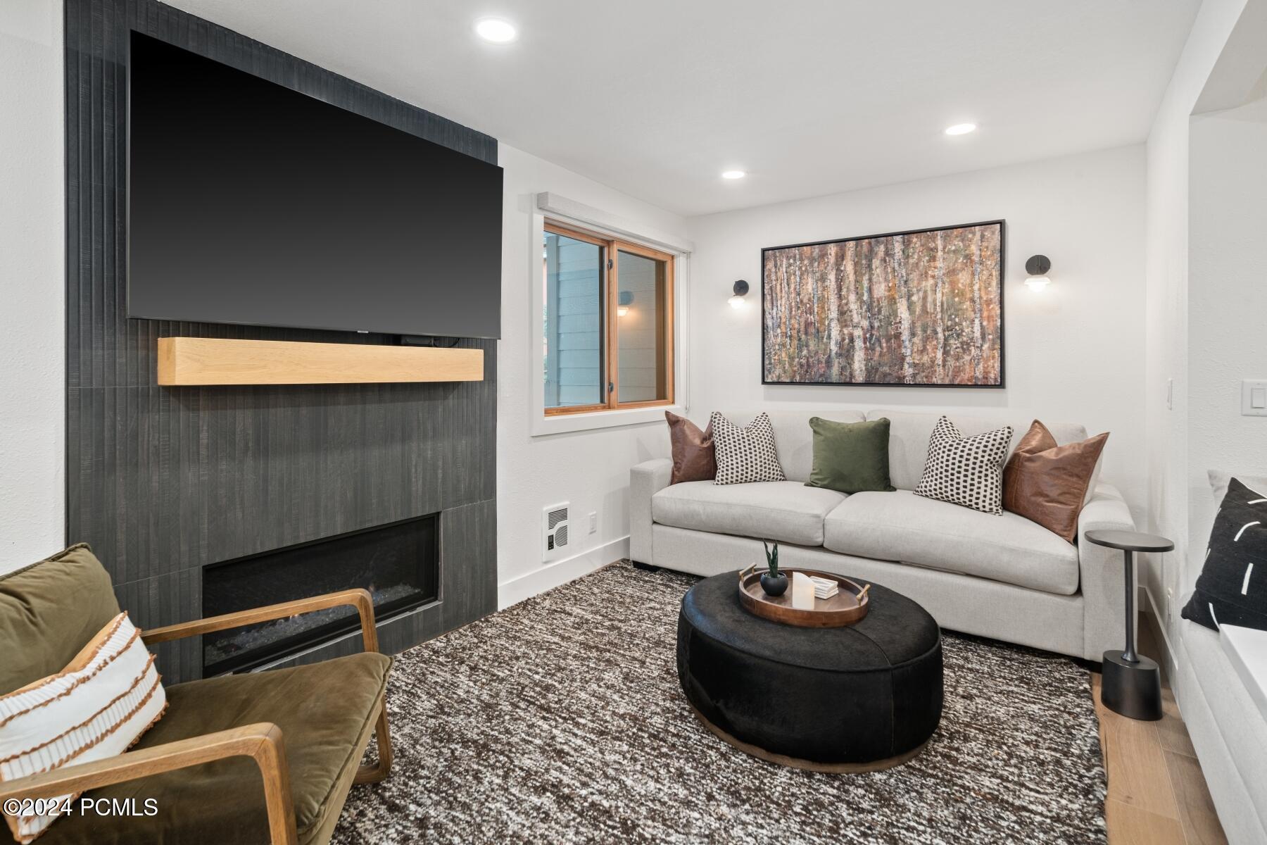 Park City, Utah 84060, United States, 2 Bedrooms Bedrooms, ,2 BathroomsBathrooms,Residential,Active,25775