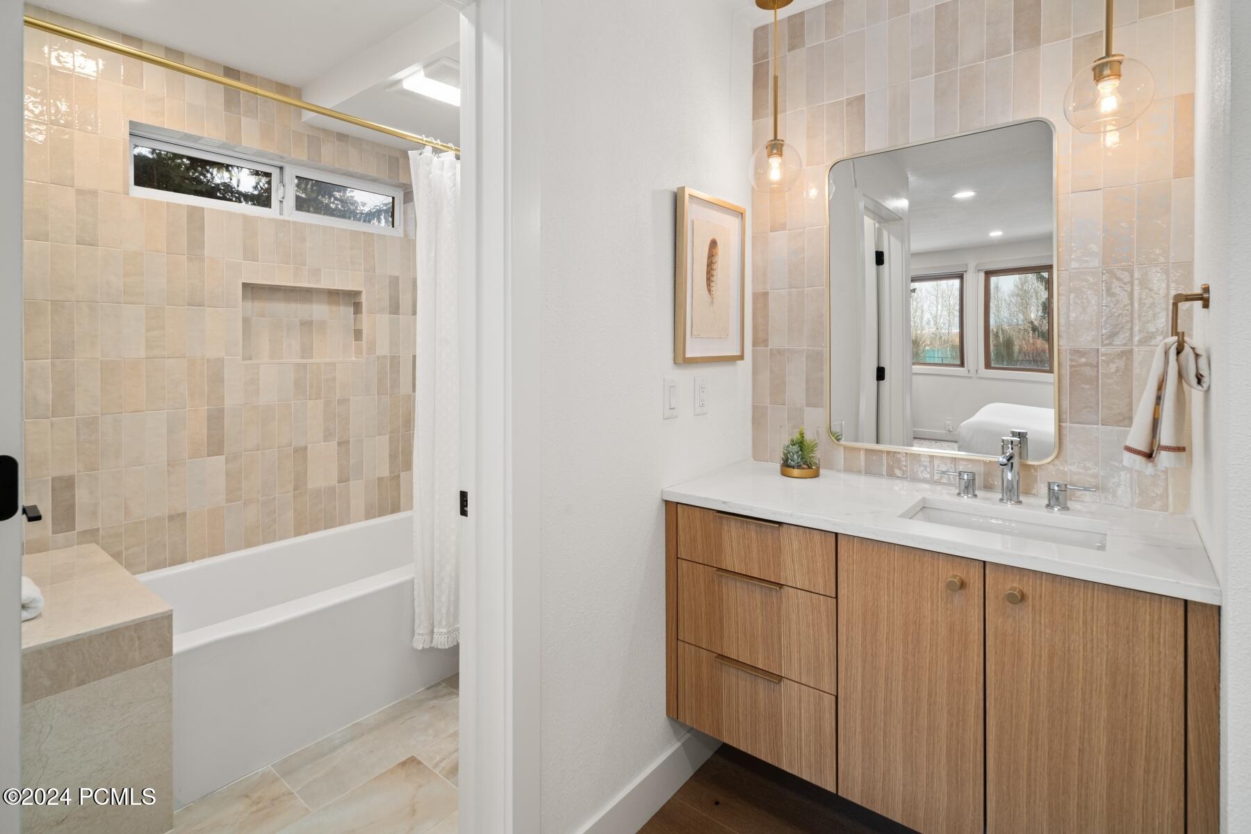 Park City, Utah 84060, United States, 2 Bedrooms Bedrooms, ,2 BathroomsBathrooms,Residential,Active,25775