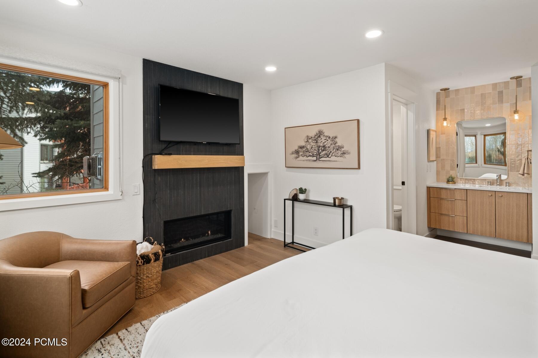 Park City, Utah 84060, United States, 2 Bedrooms Bedrooms, ,2 BathroomsBathrooms,Residential,Active,25775