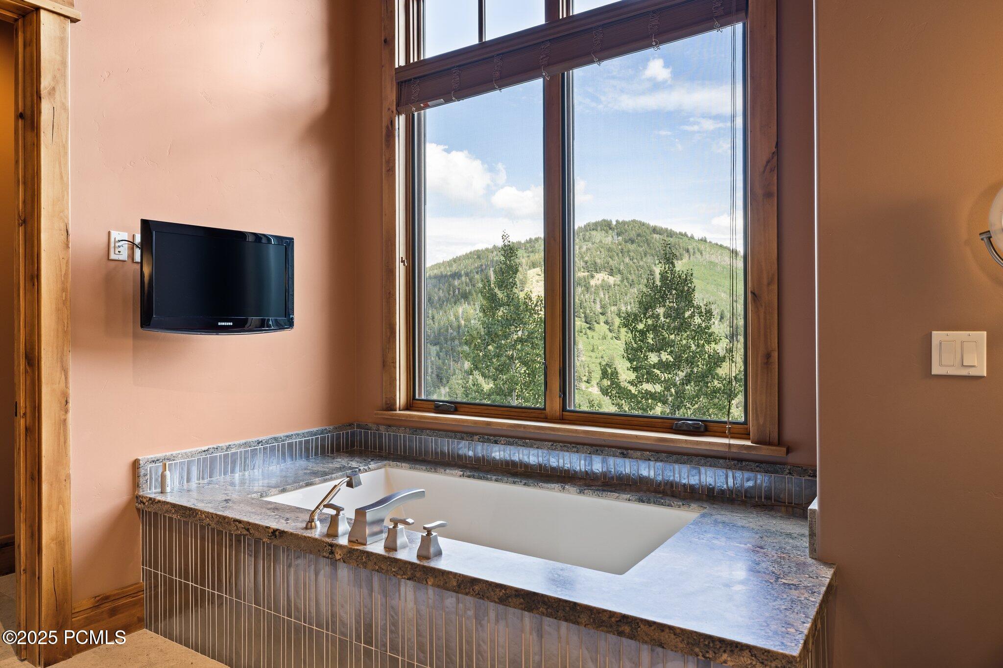 Park City, Utah 84060, United States, 5 Bedrooms Bedrooms, ,8 BathroomsBathrooms,Residential,Active,180225