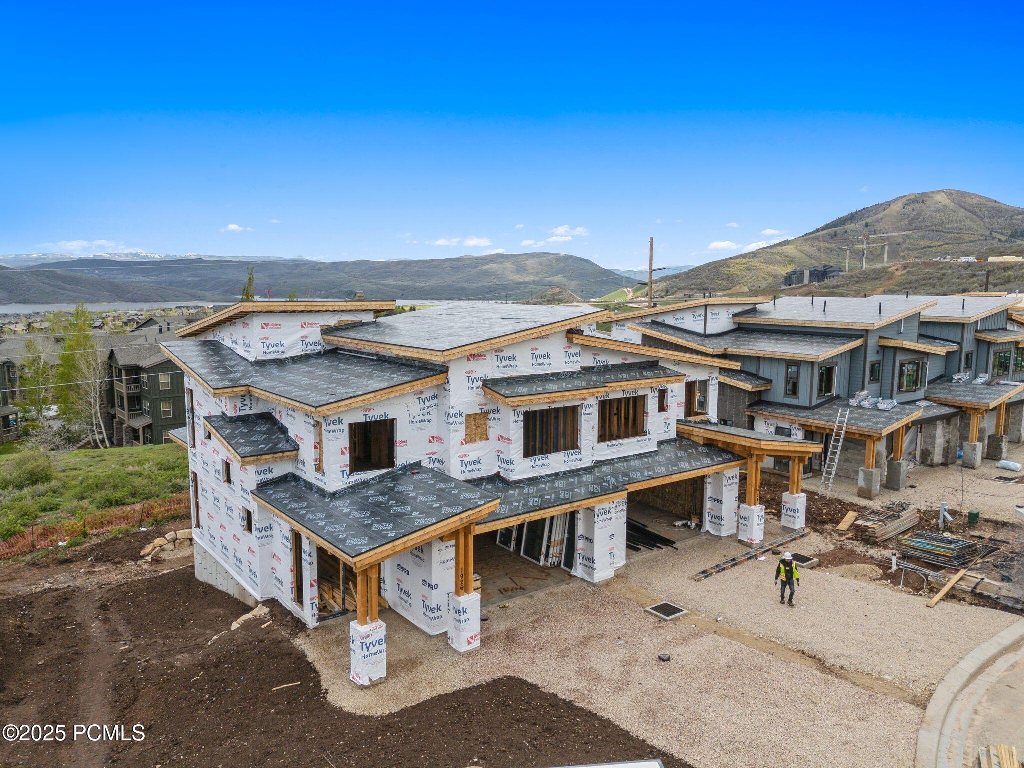 Mayflower Mountain, Utah 84032, United States, 4 Bedrooms Bedrooms, ,5 BathroomsBathrooms,Residential,Pending,58364