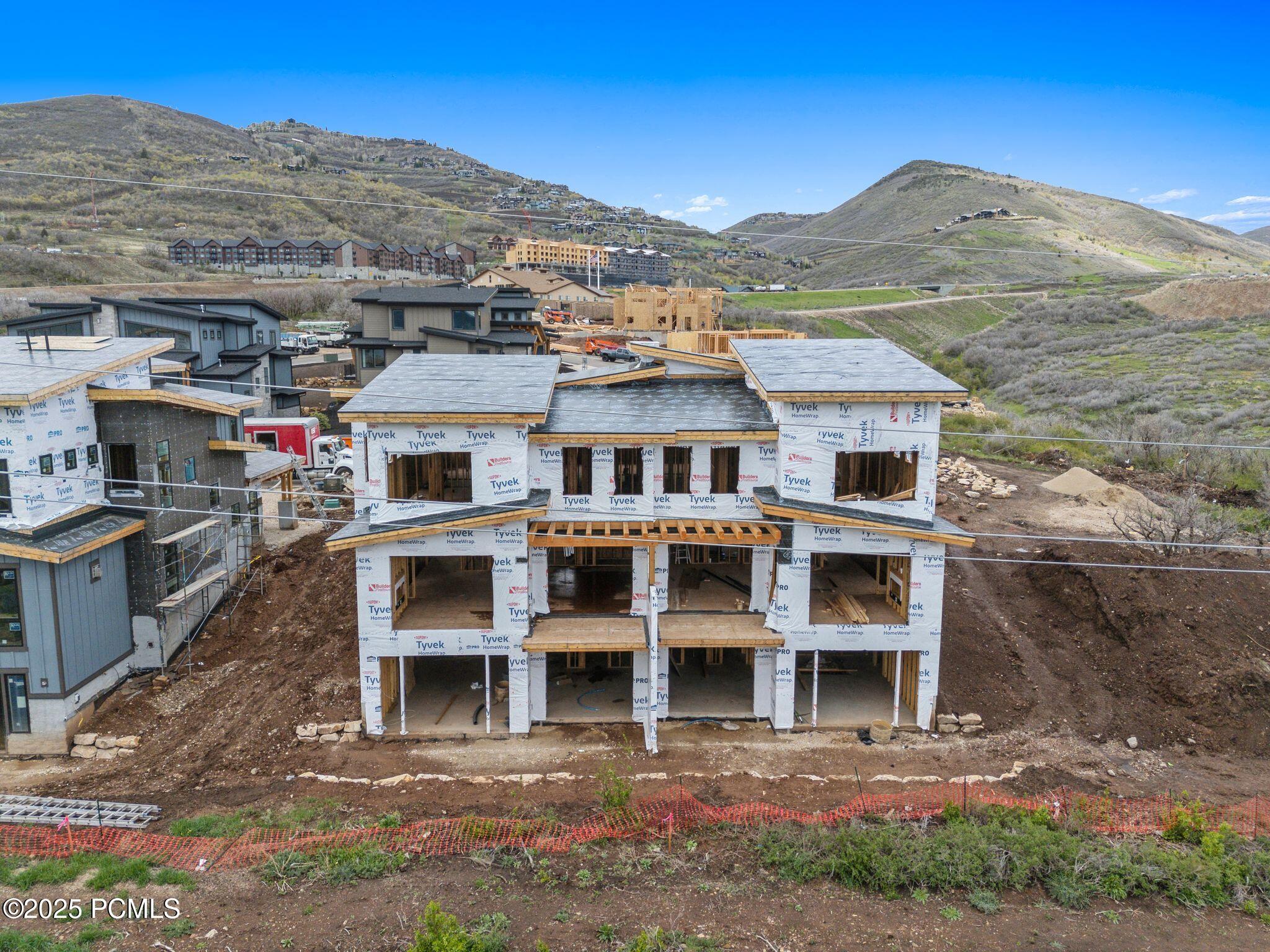 Mayflower Mountain, Utah 84032, United States, 4 Bedrooms Bedrooms, ,5 BathroomsBathrooms,Residential,Pending,58364