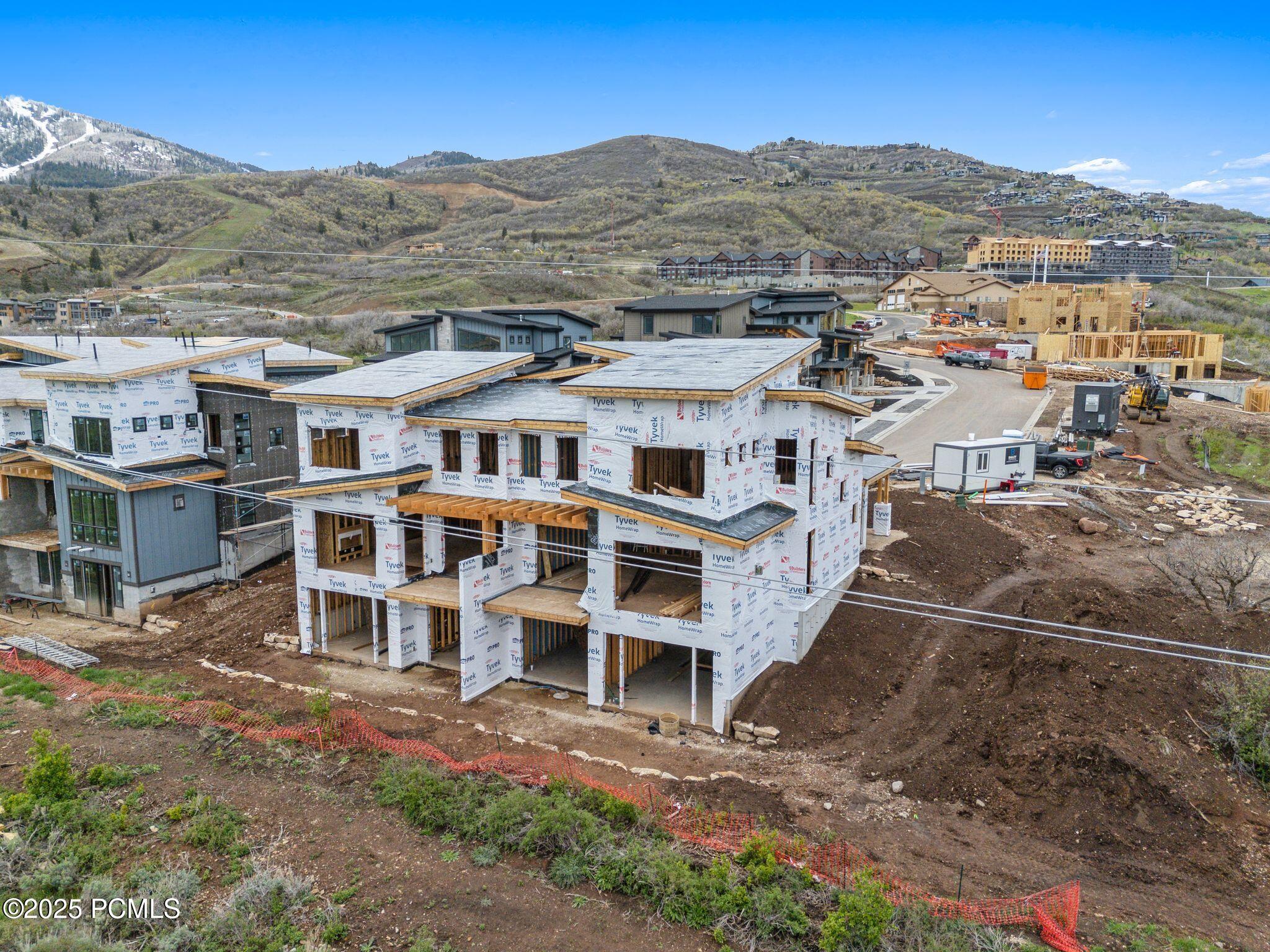 Mayflower Mountain, Utah 84032, United States, 4 Bedrooms Bedrooms, ,5 BathroomsBathrooms,Residential,Pending,58364