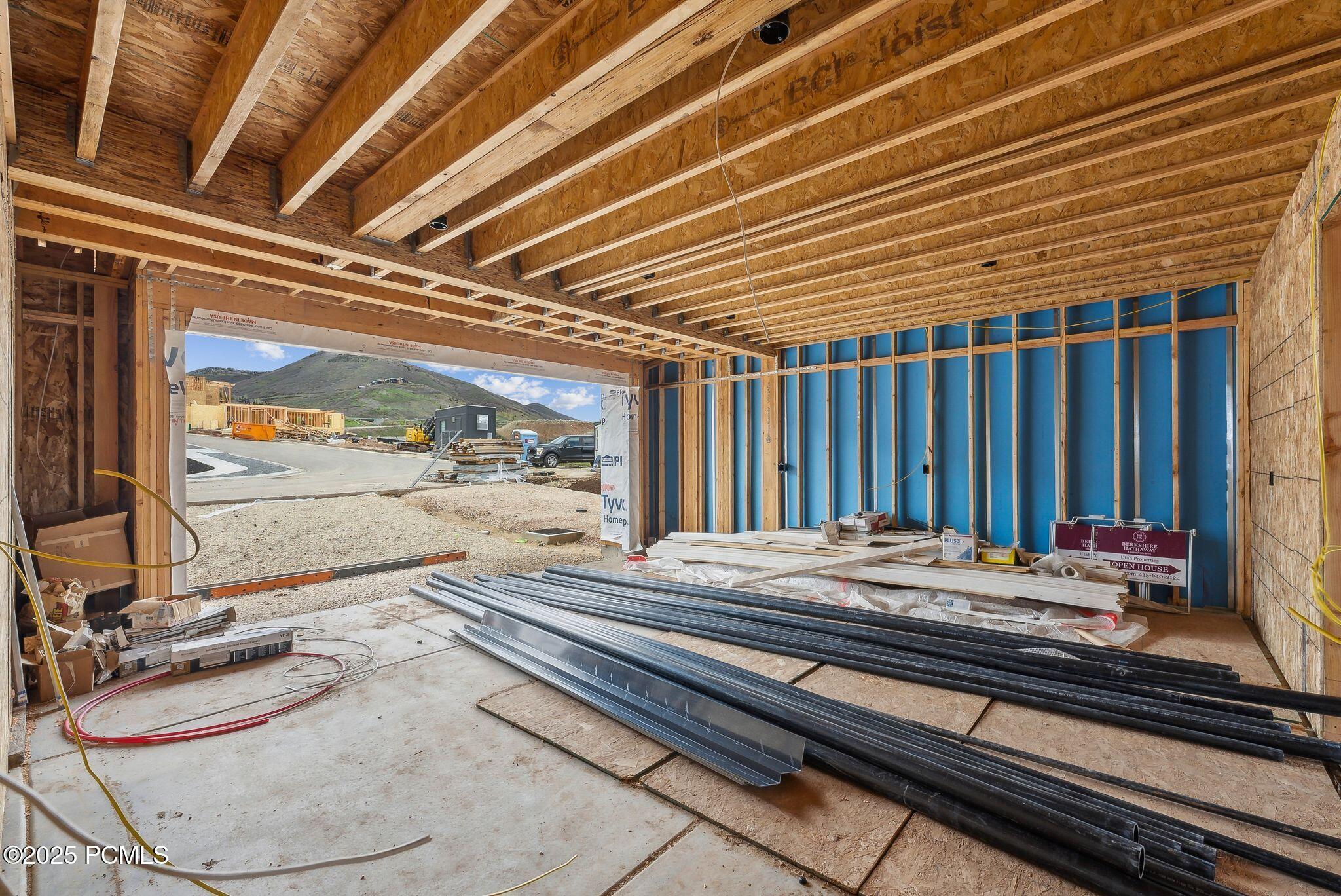 Mayflower Mountain, Utah 84032, United States, 4 Bedrooms Bedrooms, ,5 BathroomsBathrooms,Residential,Pending,58364