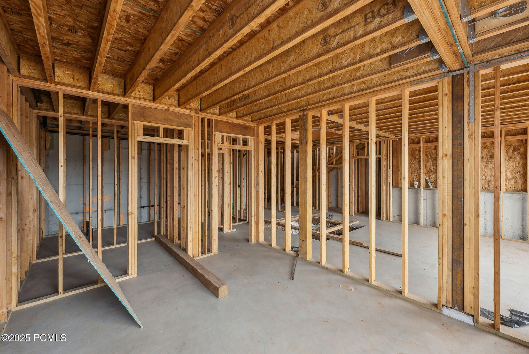 Mayflower Mountain, Utah 84032, United States, 4 Bedrooms Bedrooms, ,5 BathroomsBathrooms,Residential,Pending,58364