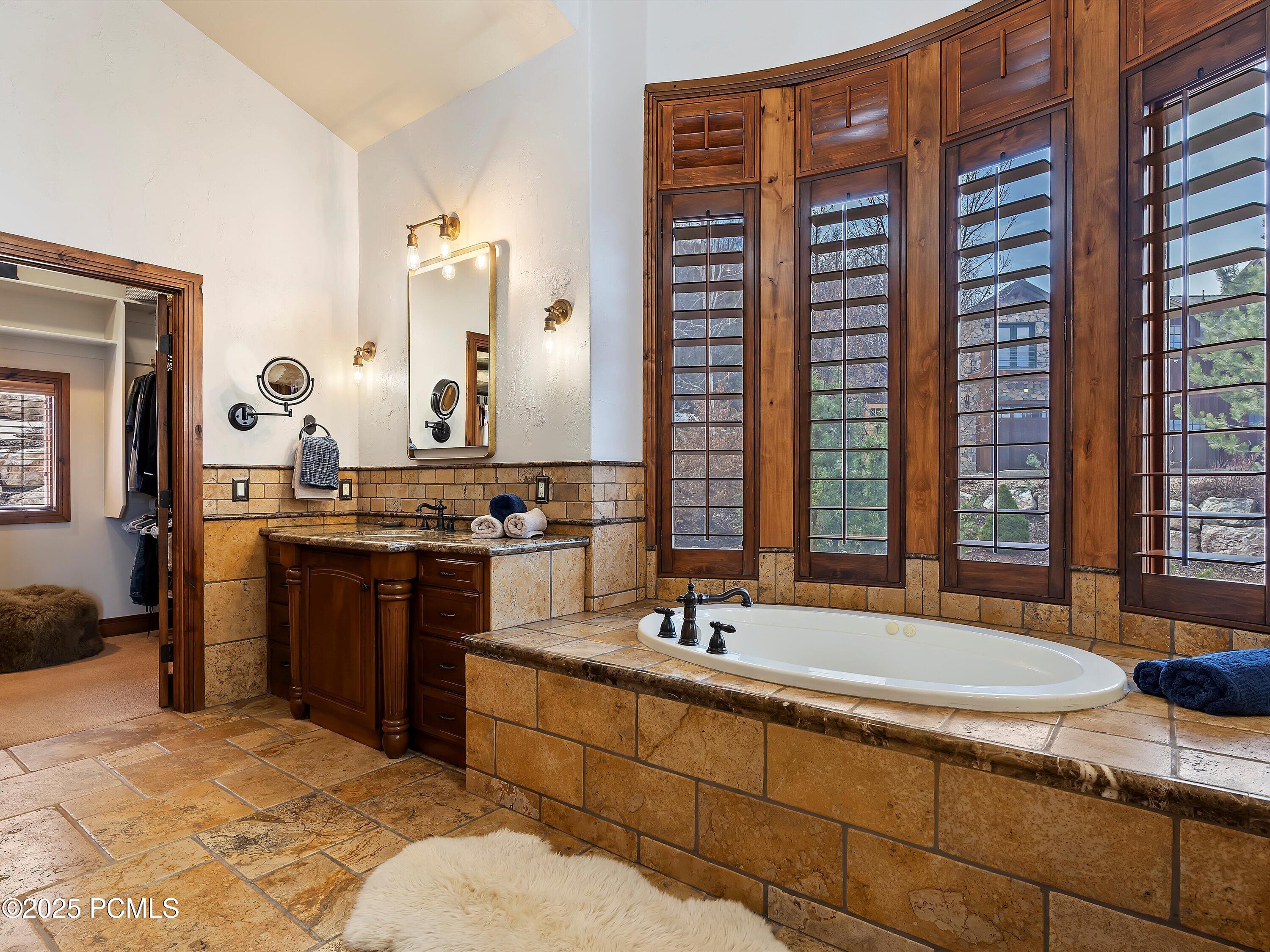 6739 E Via Cortina Street, Huntsville, Utah image 24