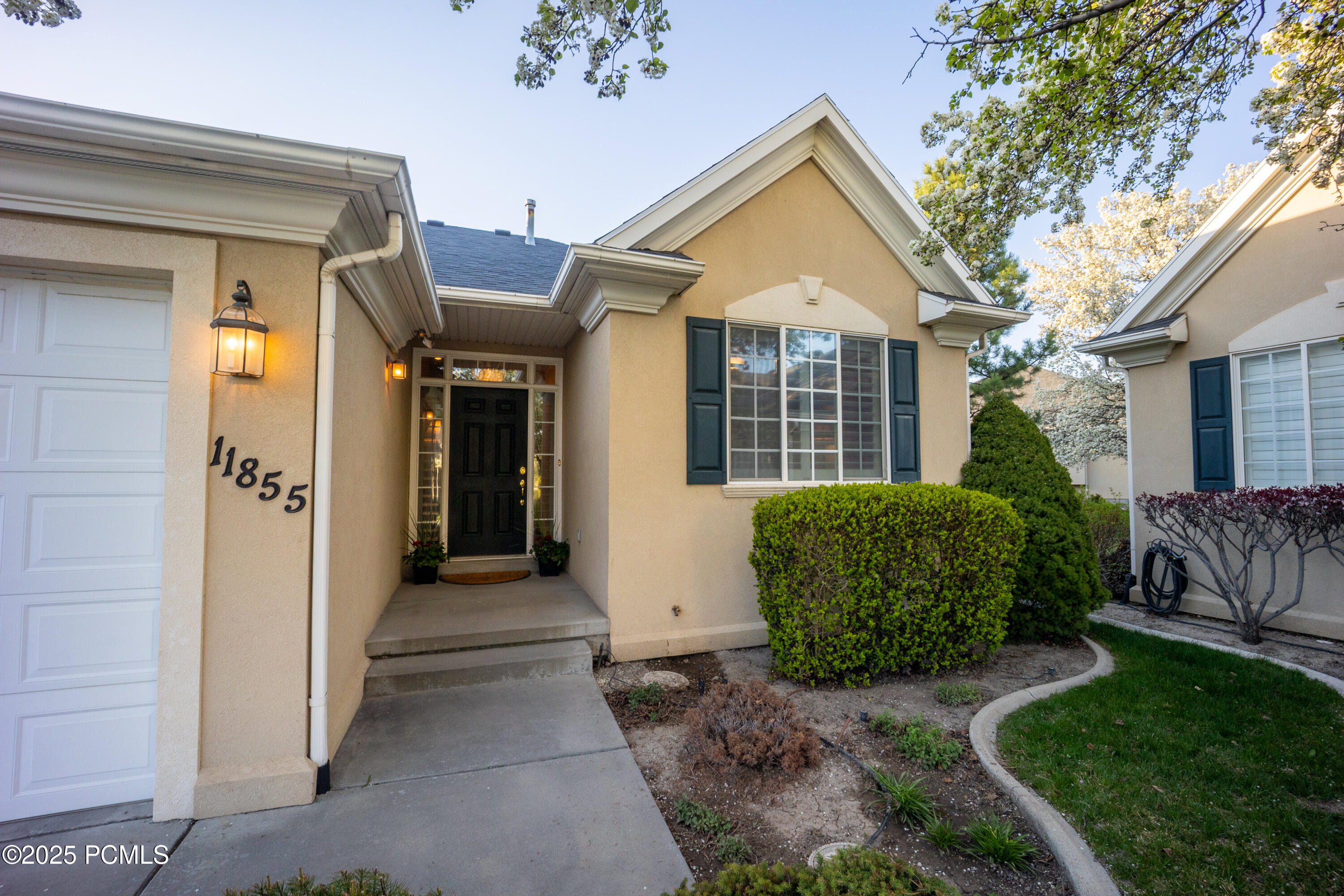 11855 Cottage Side Way, Draper, Utah image 3