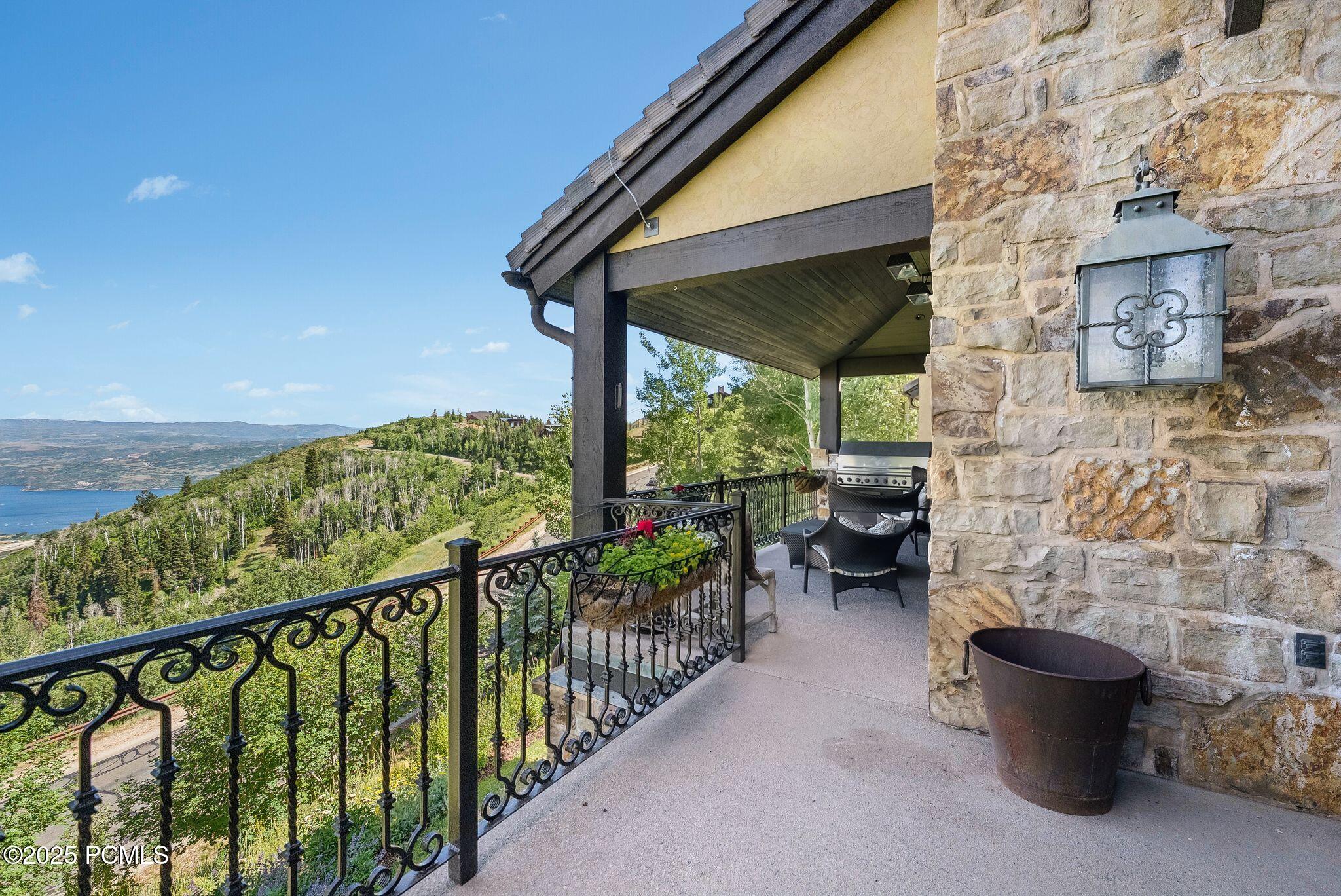 Park City, Utah 84060, United States, 8 Bedrooms Bedrooms, ,12 BathroomsBathrooms,Residential,Active,171517