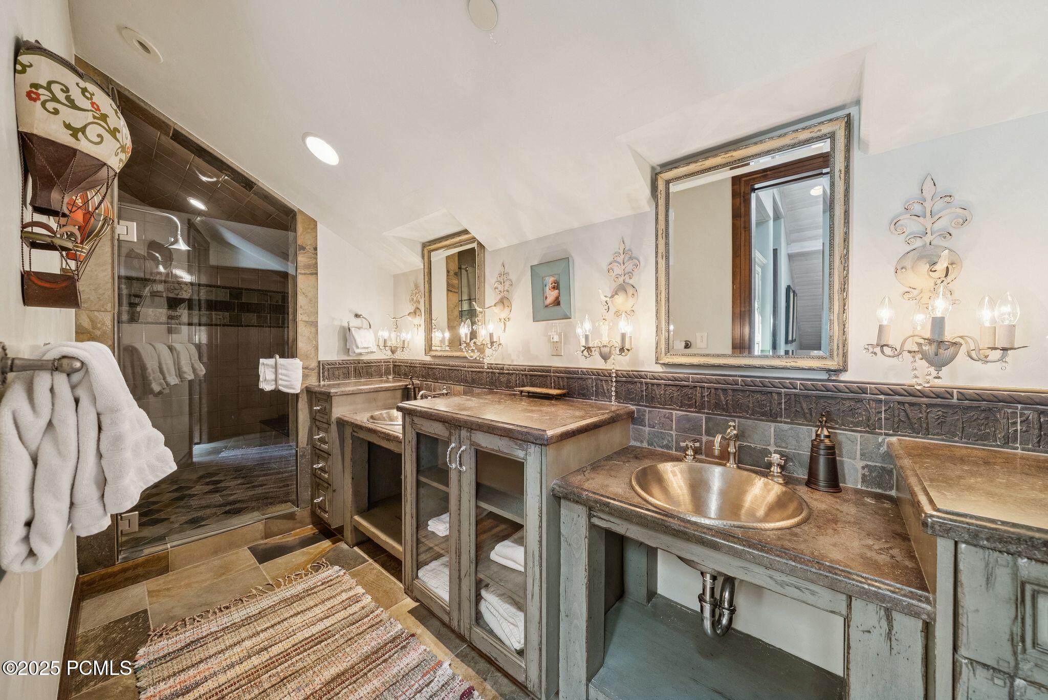 Park City, Utah 84060, United States, 8 Bedrooms Bedrooms, ,12 BathroomsBathrooms,Residential,Active,171517