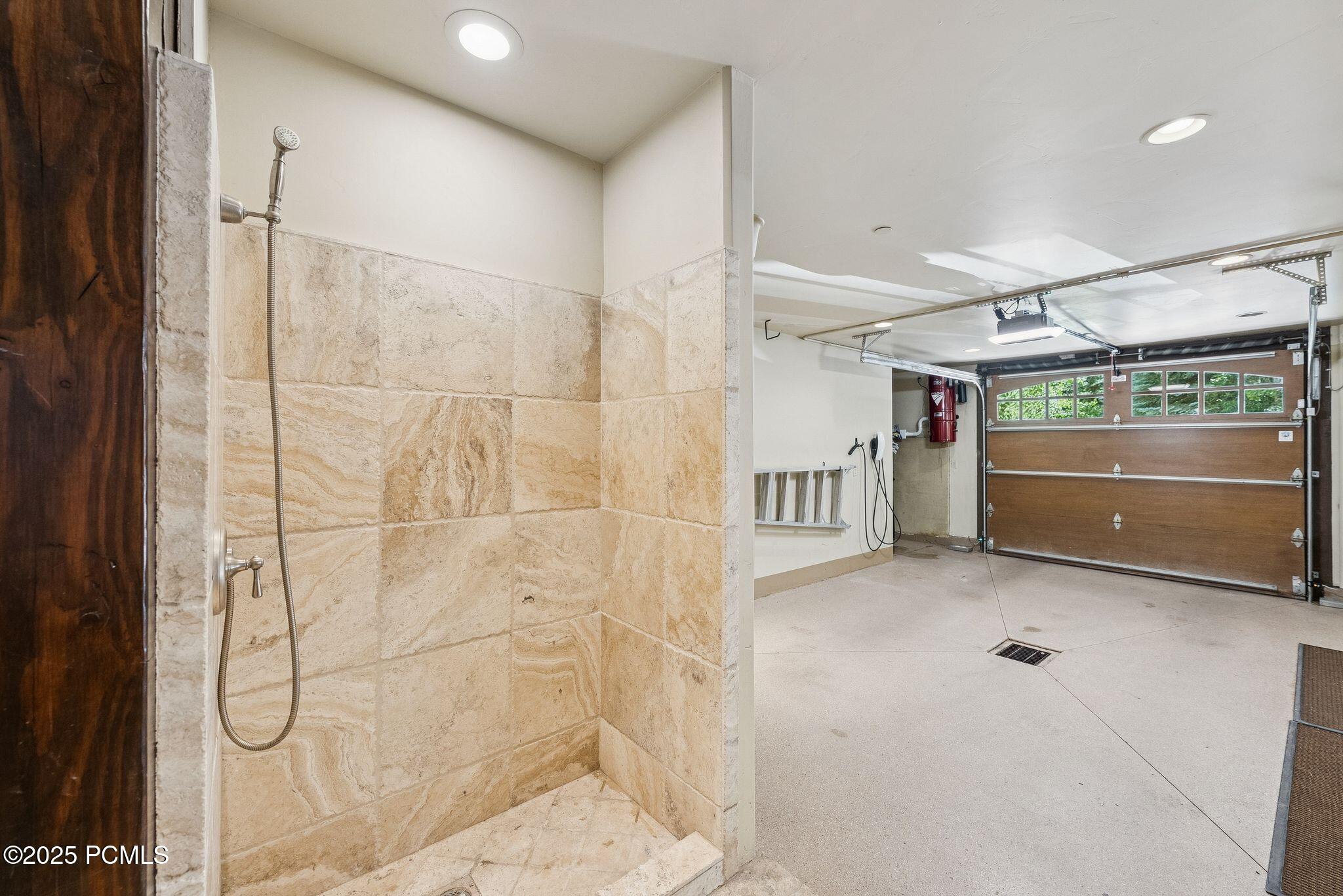 Park City, Utah 84060, United States, 8 Bedrooms Bedrooms, ,12 BathroomsBathrooms,Residential,Active,171517