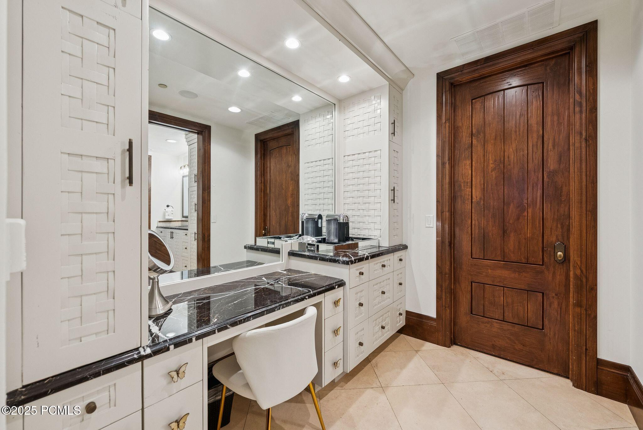 Park City, Utah 84060, United States, 8 Bedrooms Bedrooms, ,12 BathroomsBathrooms,Residential,Active,171517